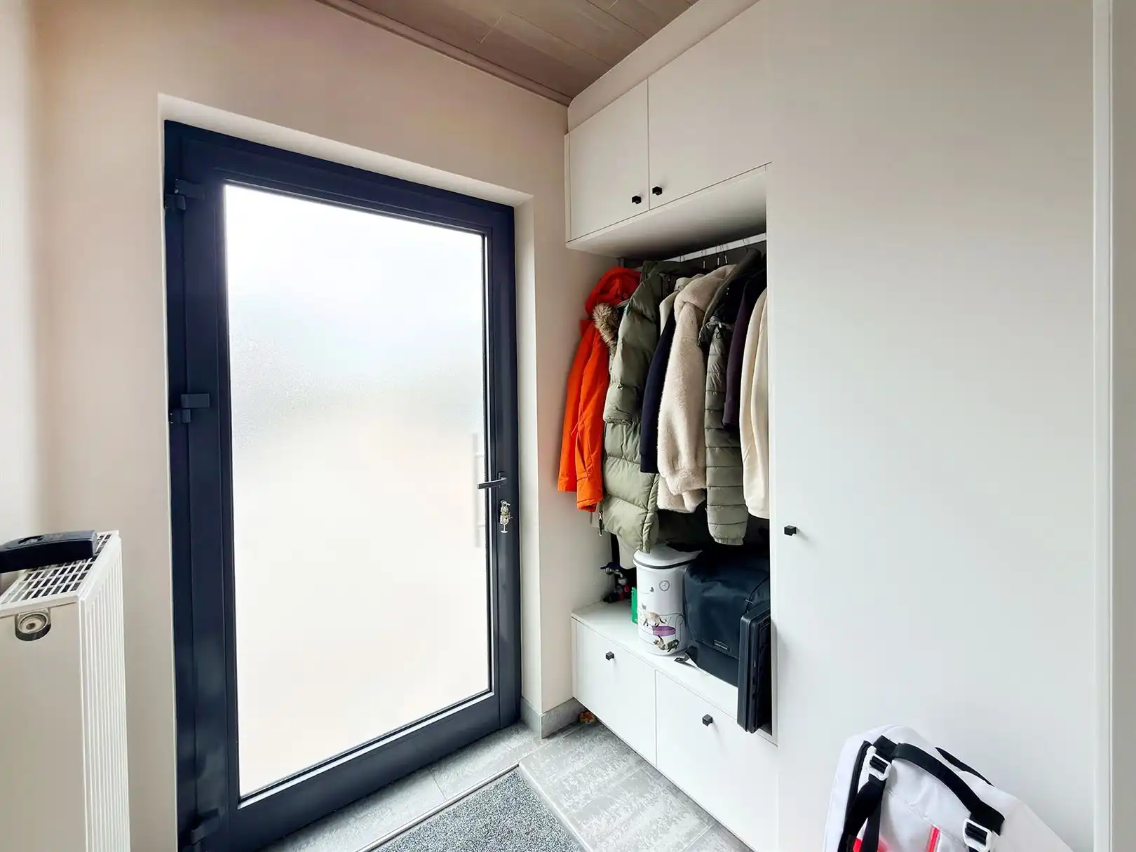 Handelsgelijkvloers, 3 appartementen en eigen parking!! foto 13