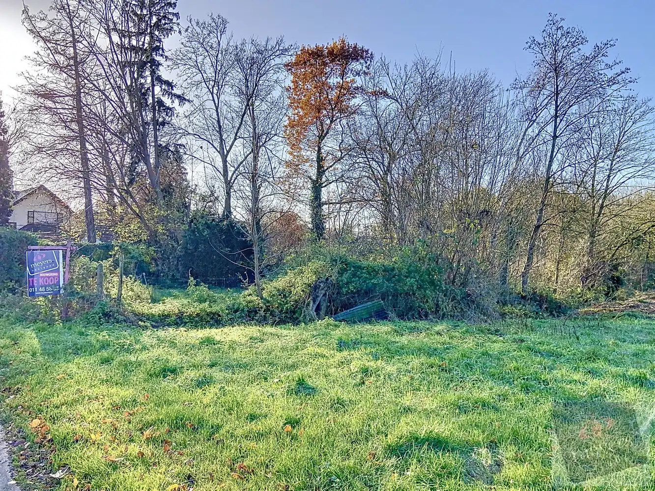 Ruime bouwgrond van 10a82ca voor halfopen bebouwing in Klein-Gelmen foto {{pictureIndex}}
