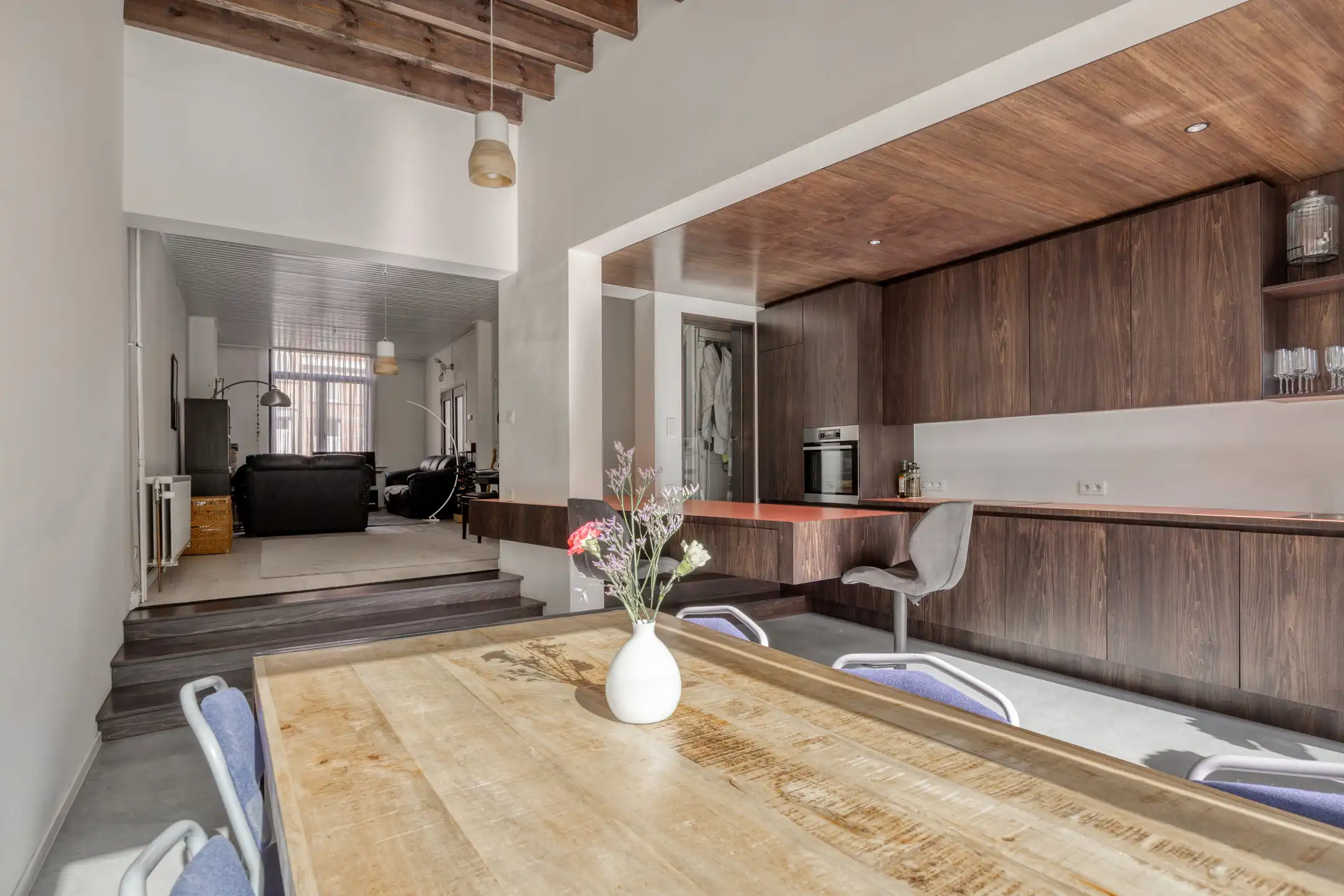 Karaktervolle woning met diepe tuin in Wommelgem foto 5