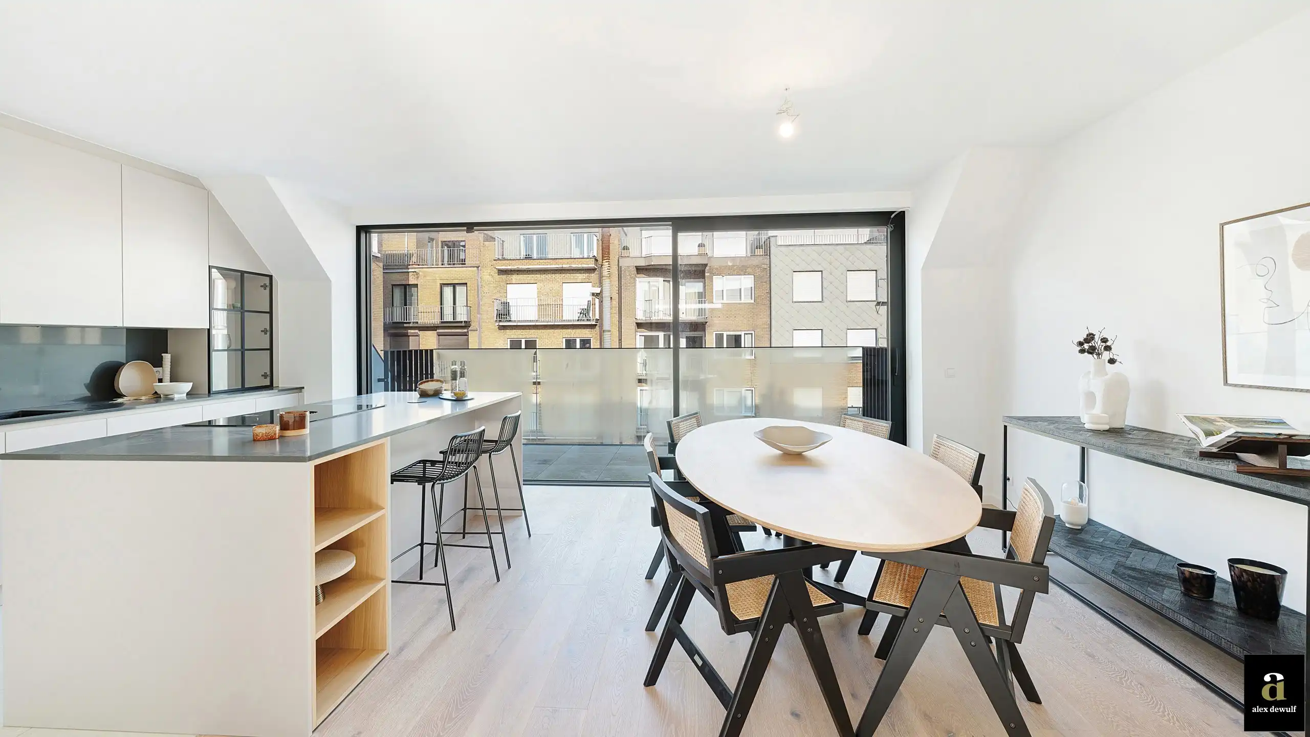 Luxueus nieuwbouw duplex-appartement, centraal gelegen tussen de Zeedijk en het Rubensplein. foto 14