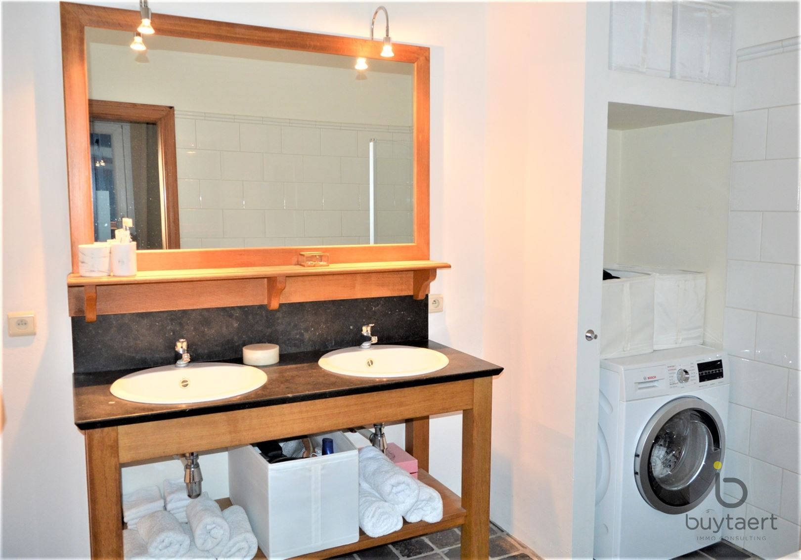 Karaktervol stadsappartement met één slaapkamer en dressing nabij de gezellige terrasjes in hartje Antwerpen! foto 10