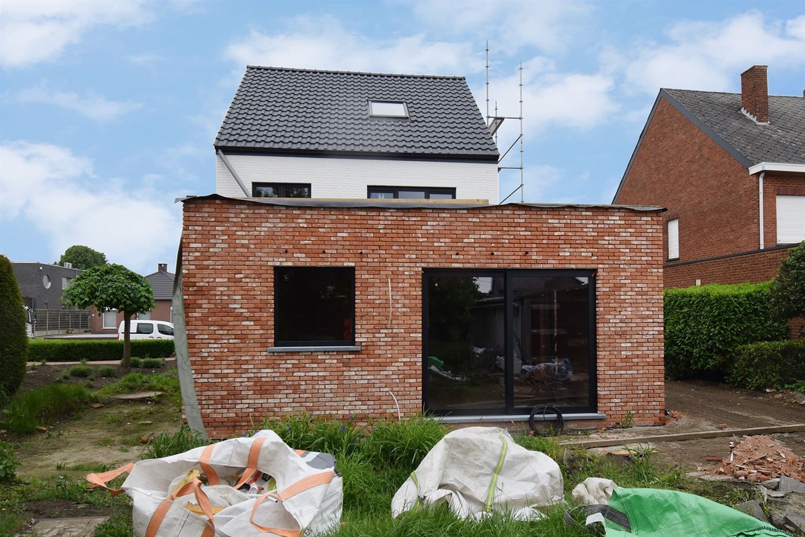 Open bebouwing met 4 slpks en grote tuin! Eerste bewoning! foto 8