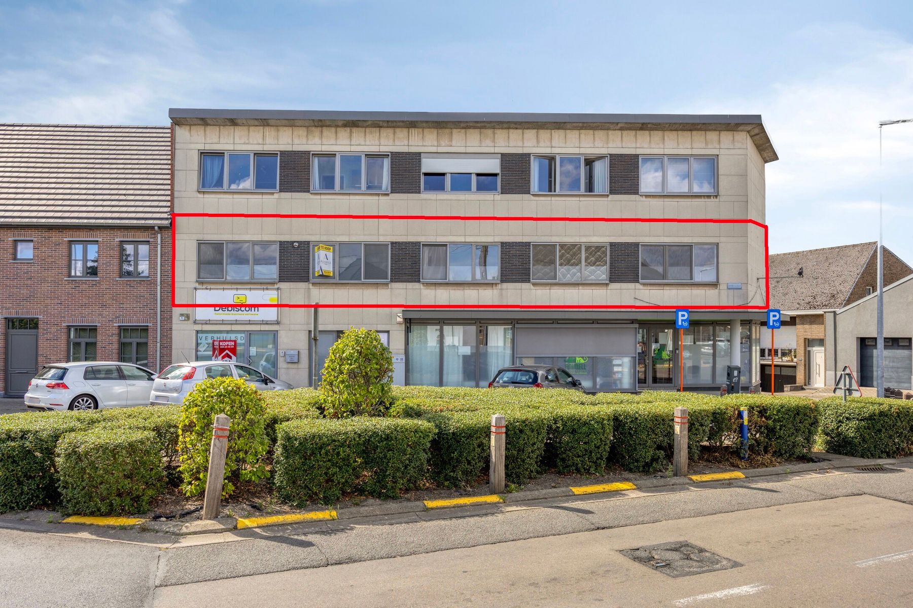 Ruim gerenoveerd 3-slaapkamer appartement op toplocatie !!! foto 4