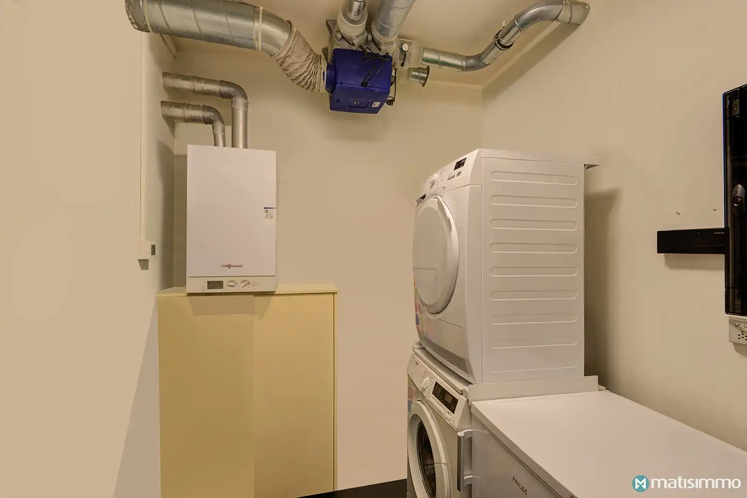 INSTAPKLAAR APPARTEMENT MET 2 SLAAPKAMERS EN AUTOSTAANPLAATS IN HET CENTRUM VAN BILZEN foto 14