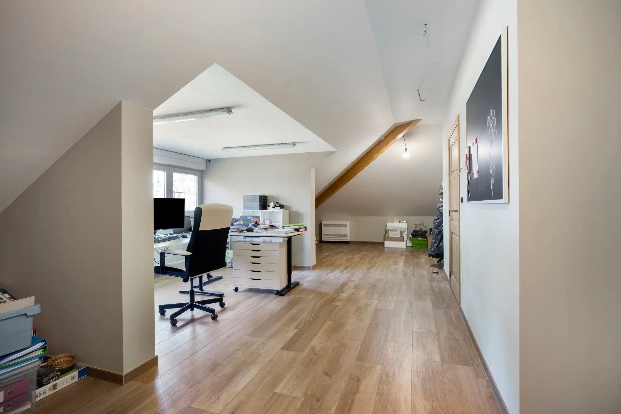 Vrijstaande, ruime villa (314m2) op een perceel van 30 are foto 17