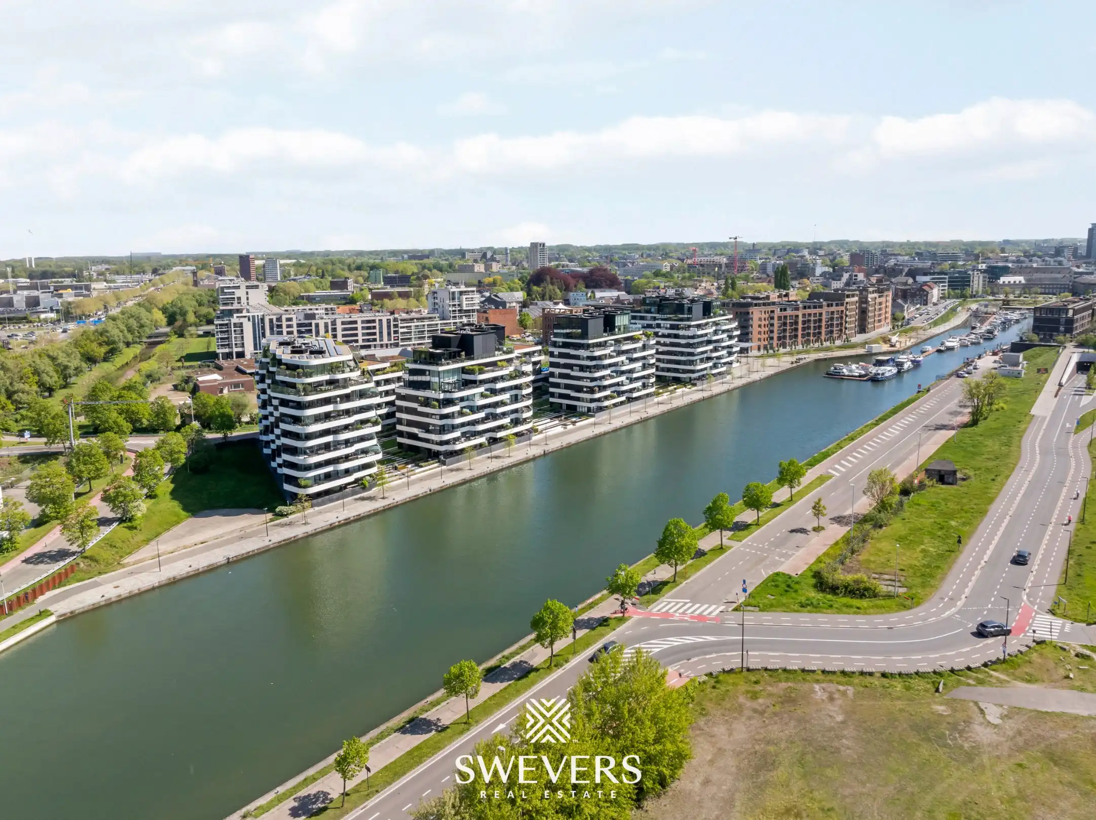Luxueus appartement met zicht op het kanaal en ruim terras op zuidzicht in Hasselt foto 29