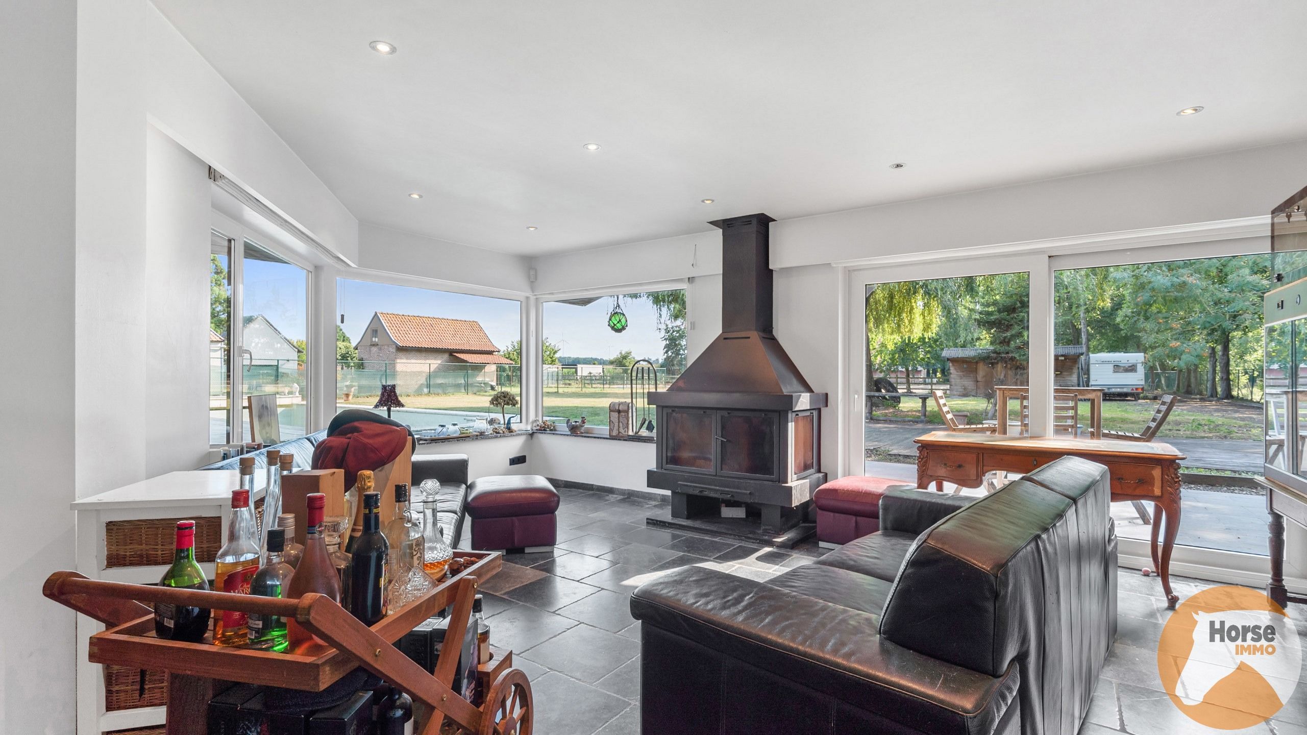 ZELZATE - Landhuis met bijgebouw, zwembad en paardenstallen foto 10