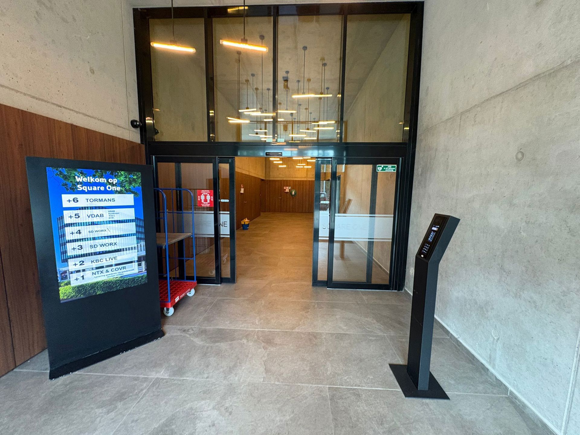 Kantoorgebouw "Square One" - kantoor 457m² te huur foto 16