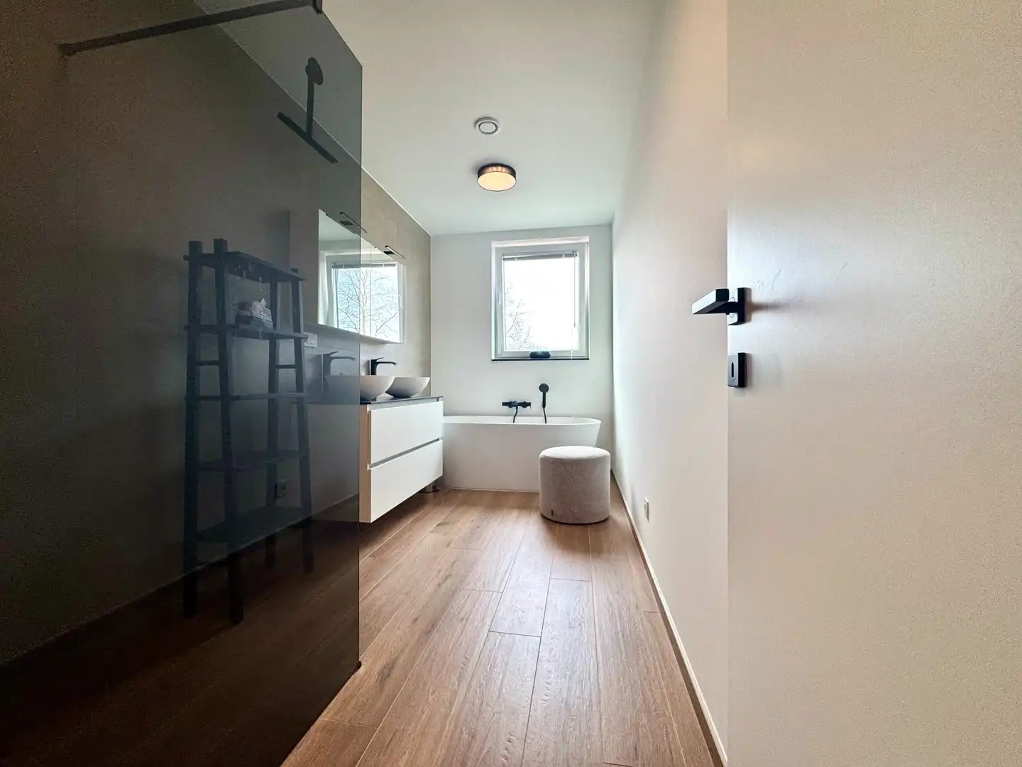 Luxe gelijkvloers appartement met 2 slaapkamers én tuin te huur foto 10