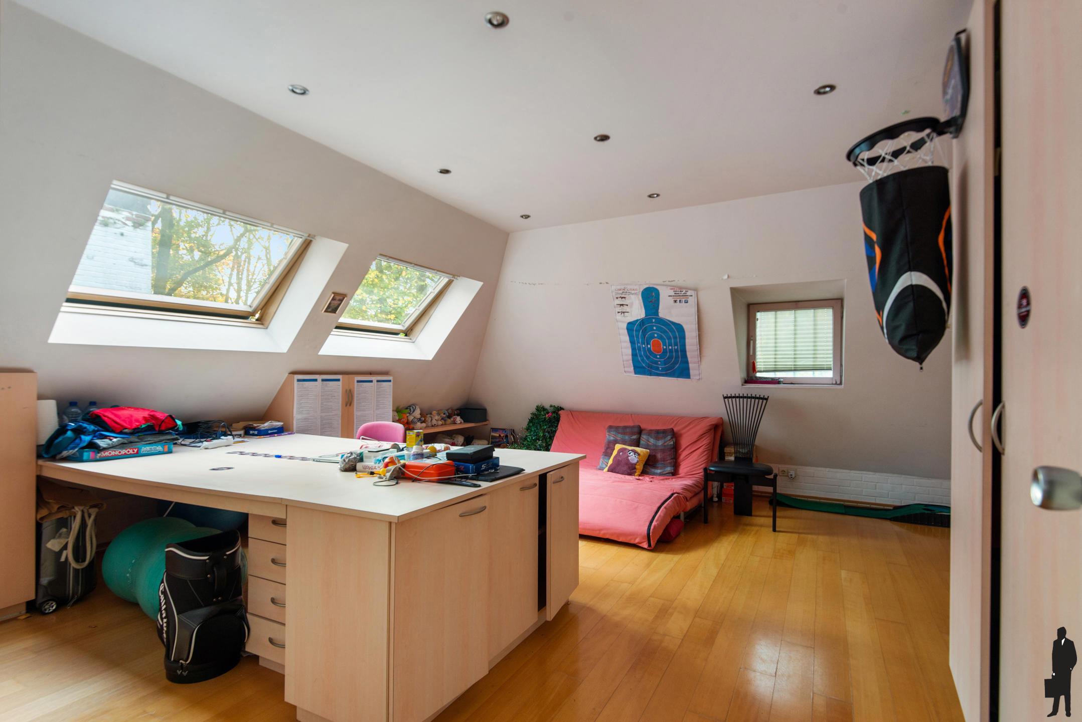 Verscholen in de natuur, in 1 van de mooiste lanen van Vriesdonk, rustig en residentieel: Architectenwoning op ca. 5.710 m².  foto 13