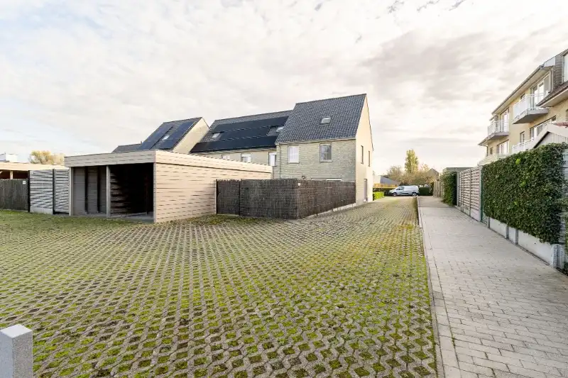 Halfopen woning met 4 slaapkamers en tuin nabij station Ingelmunster foto 19