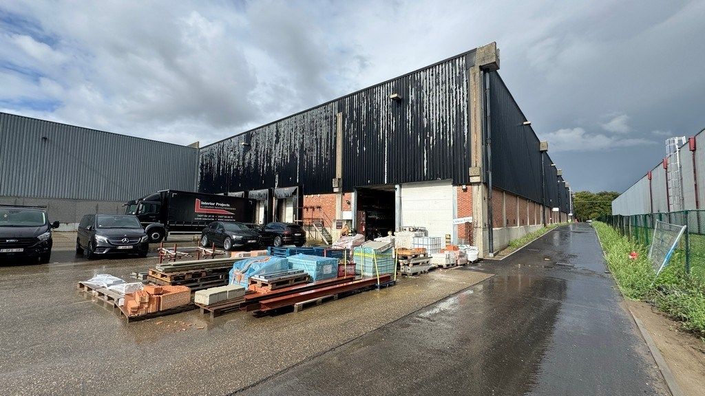 Loods met kantoor te huur nabij A12 in Wilrijk foto 14