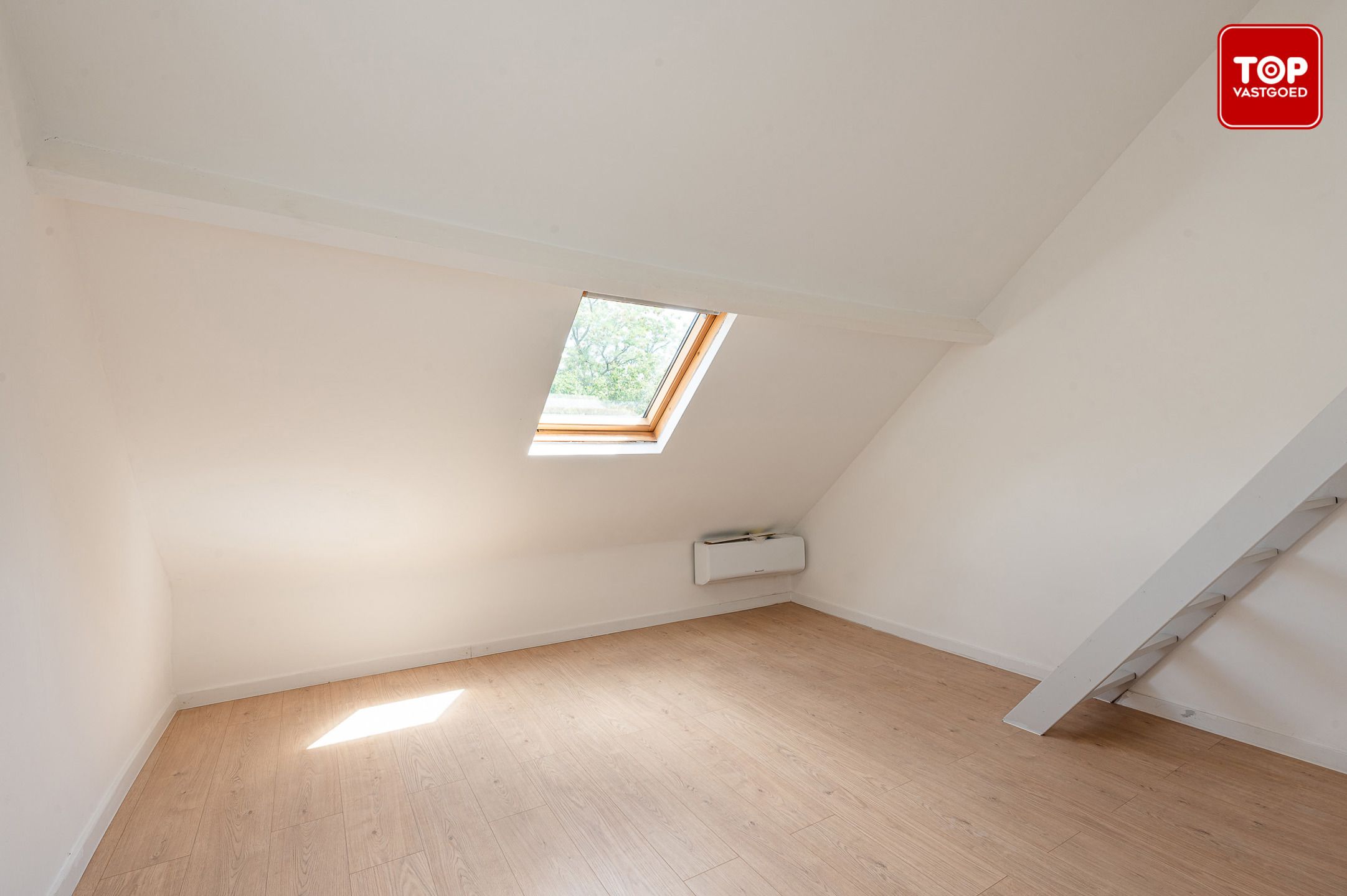 Stijlvol gerenoveerde gezinswoning met 4 slaapkamers en gezellige tuin foto 21