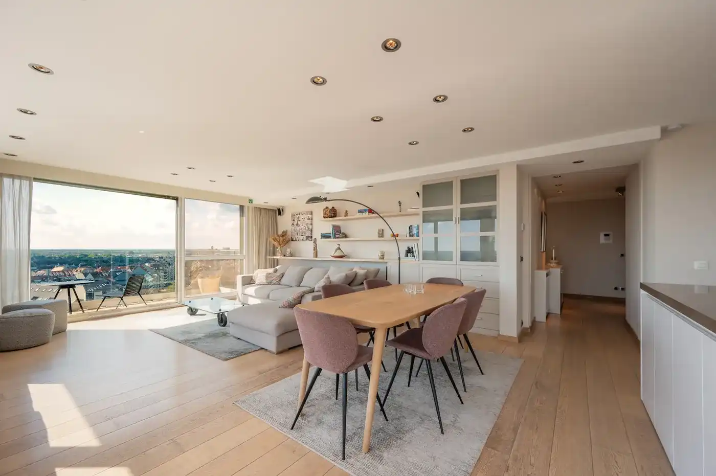 Uitzonderlijke penthouse gelegen op de Zeedijk aan het Van Bunnenplein met panoramische zichten foto 5