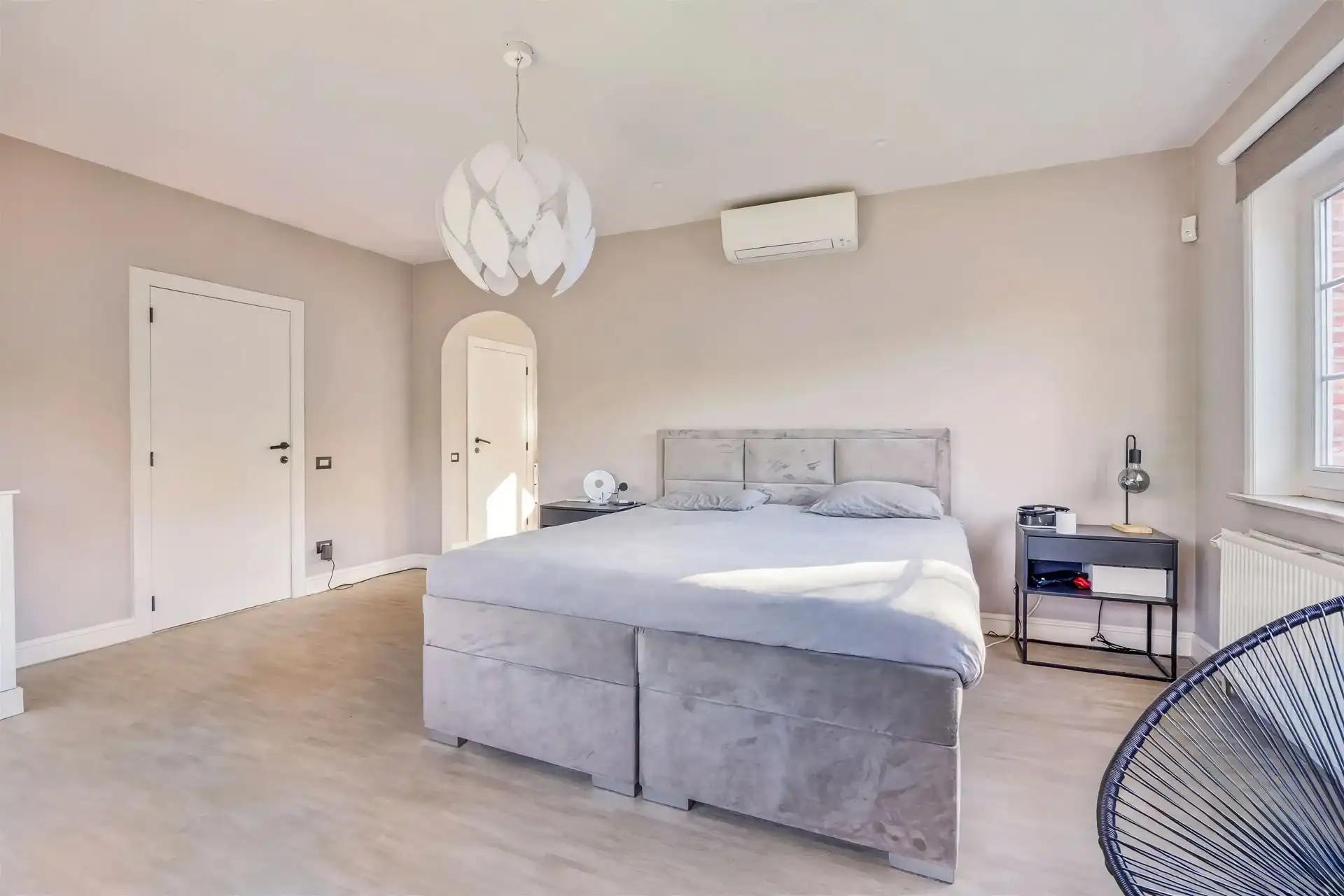 Prachtig gerenoveerde villa met 4 à 5 slpks en zwembad te Schilde foto 19
