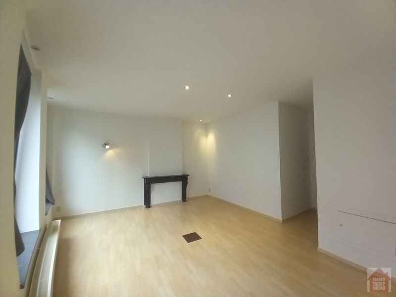 Zeer ruim triplex appartement te huur in centrum Tienen foto 7