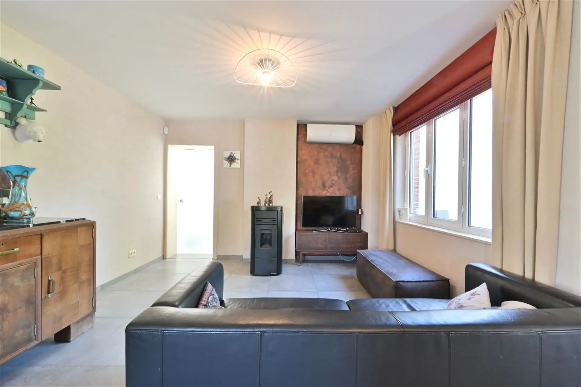 Instapklare open bebouwing met praktijkmogelijkheid, 3 à 4 slaapkamers en zonnige tuin foto 5