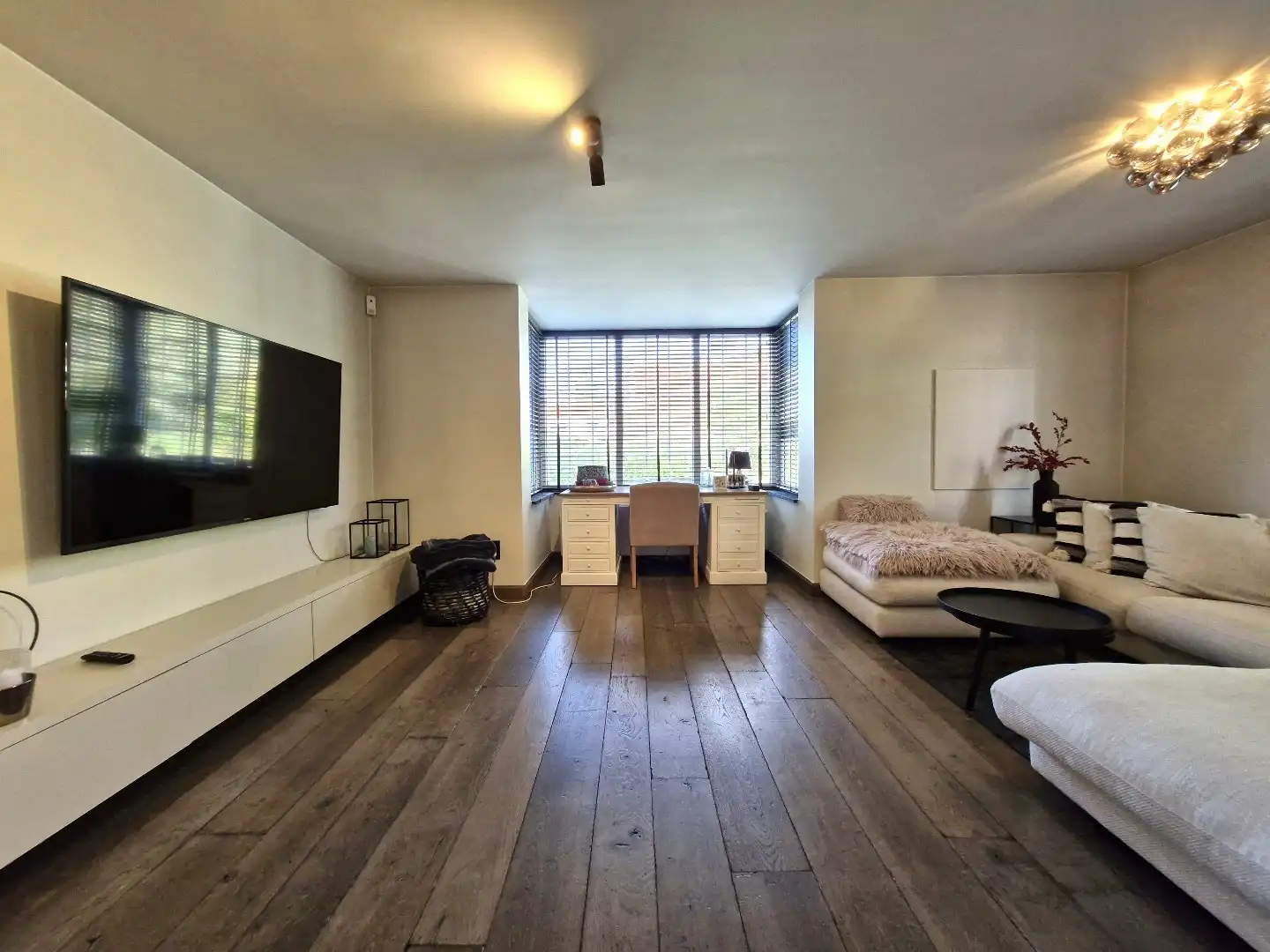 Uiterst charmante halfopen bebouwing met weidse zichten op een perceel van 2012m²  foto 10