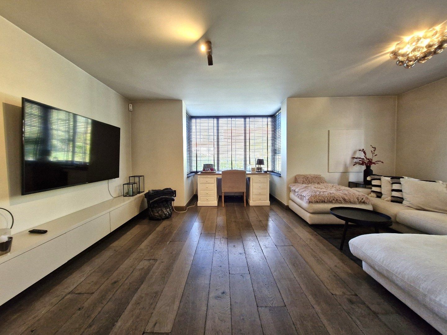 Uiterst charmante halfopen bebouwing met weidse zichten op een perceel van 2012m²  foto 10