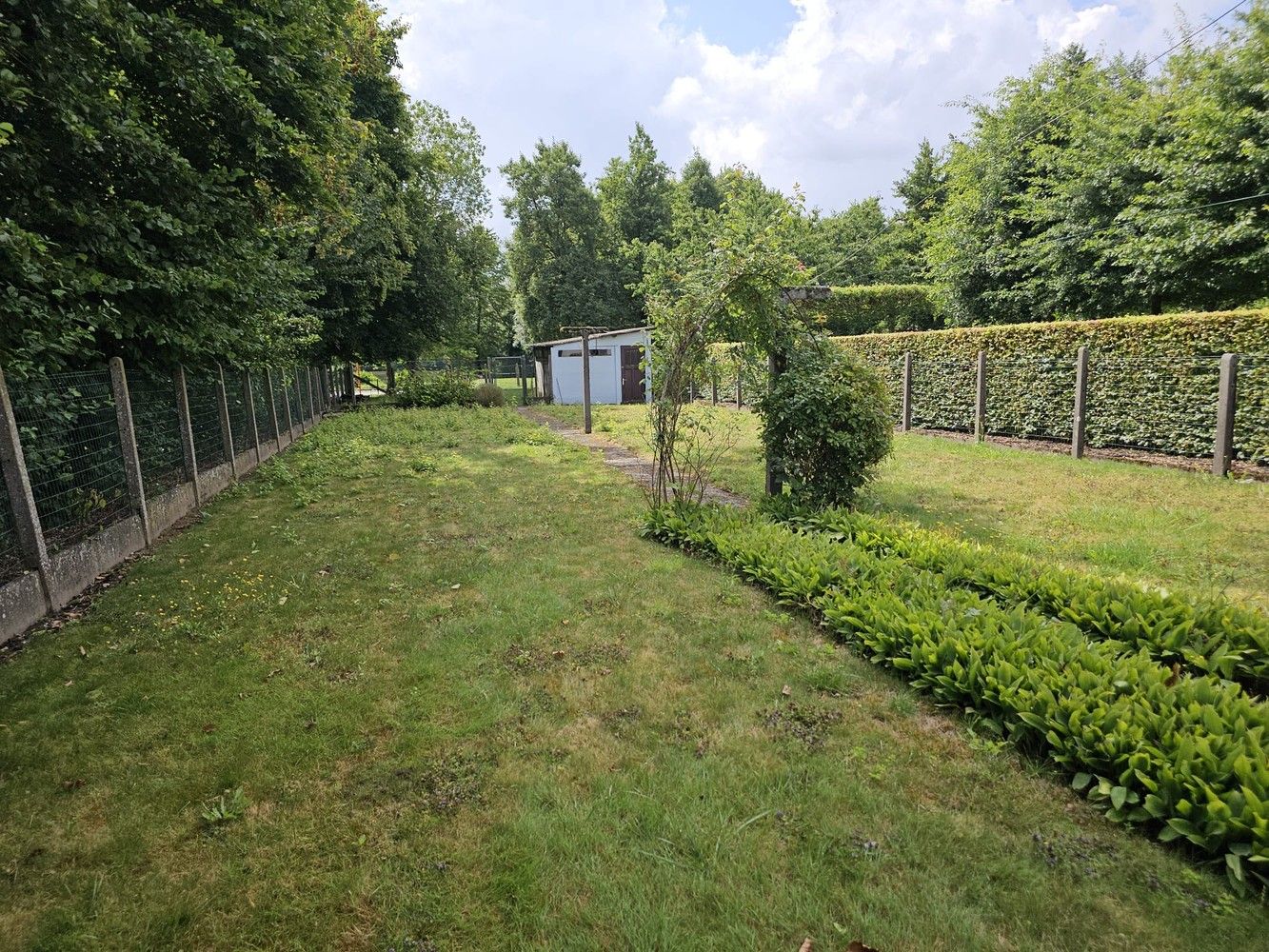 Karaktervolle driegevelwoning met tuin en garage foto 21