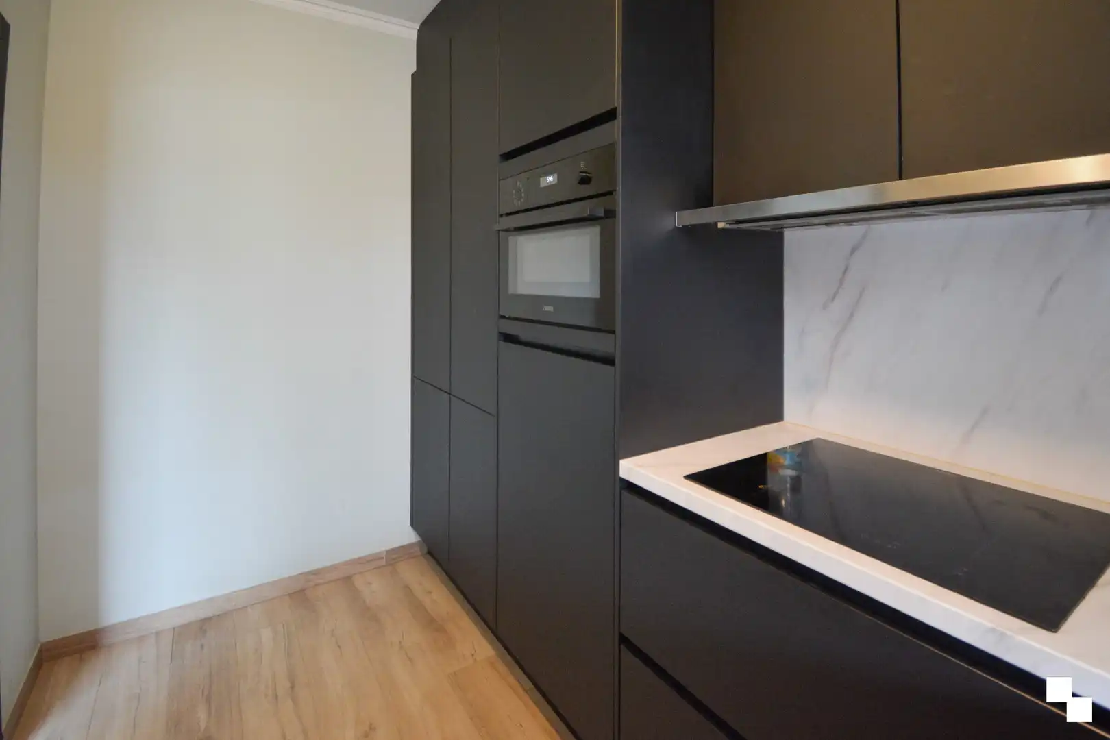 Gelijkvloerse studio te Roeselare foto 10