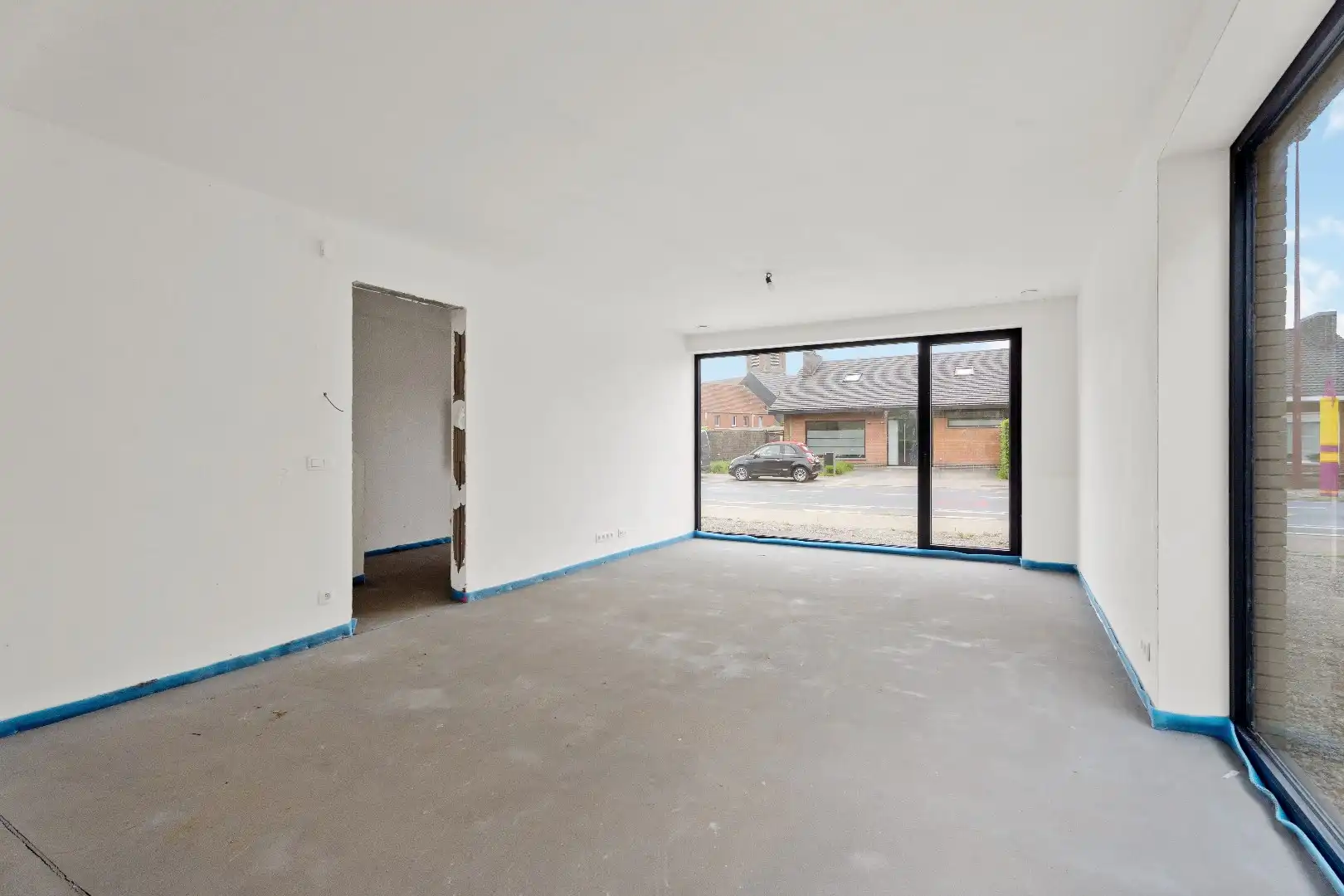 RUIME HALF OPEN NIEUWBOUWWONING MET 4 SLPKS | TUIN | GARAGE foto 6