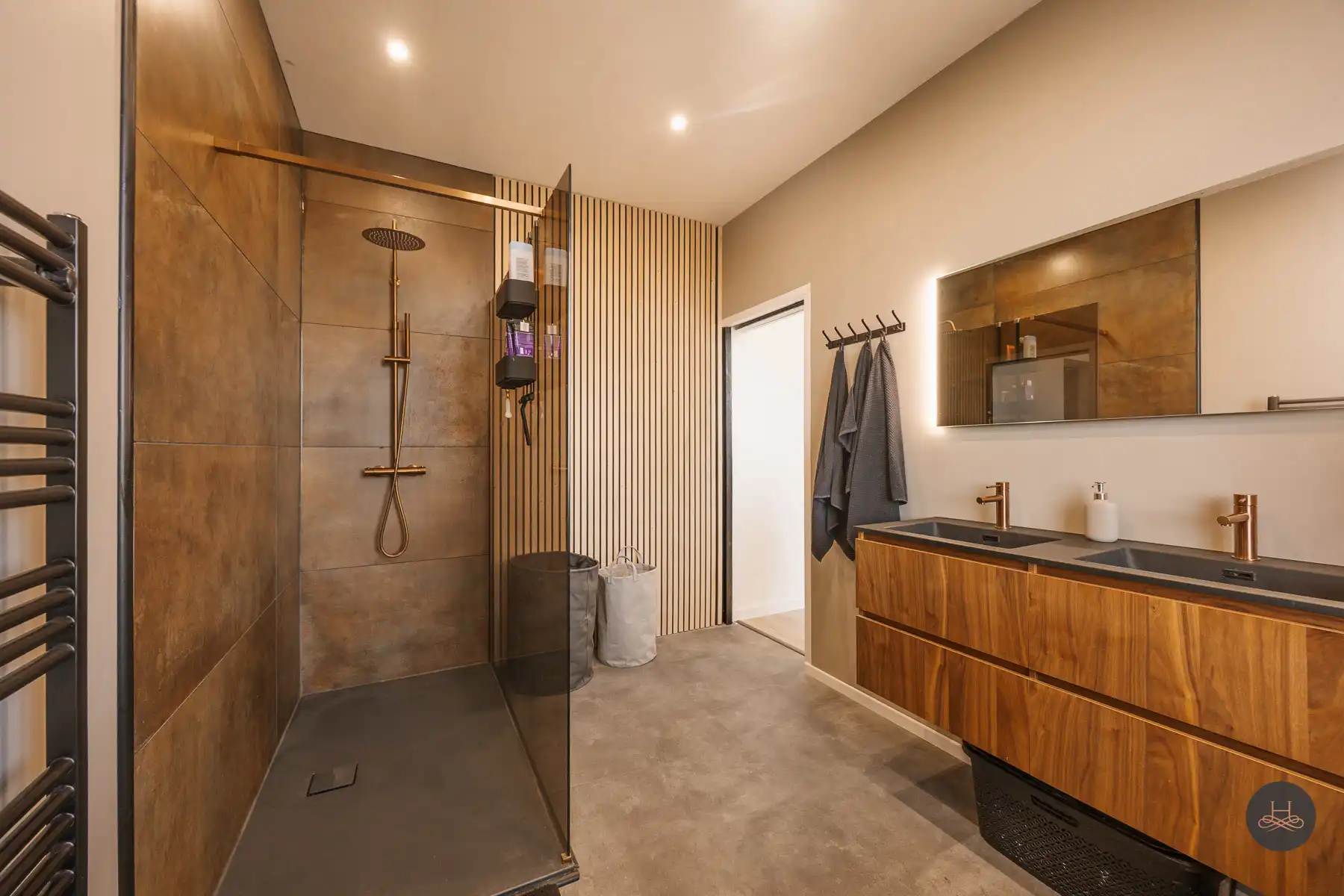 Recent vernieuwde en ruime gezinswoning met tuin en terras foto 20