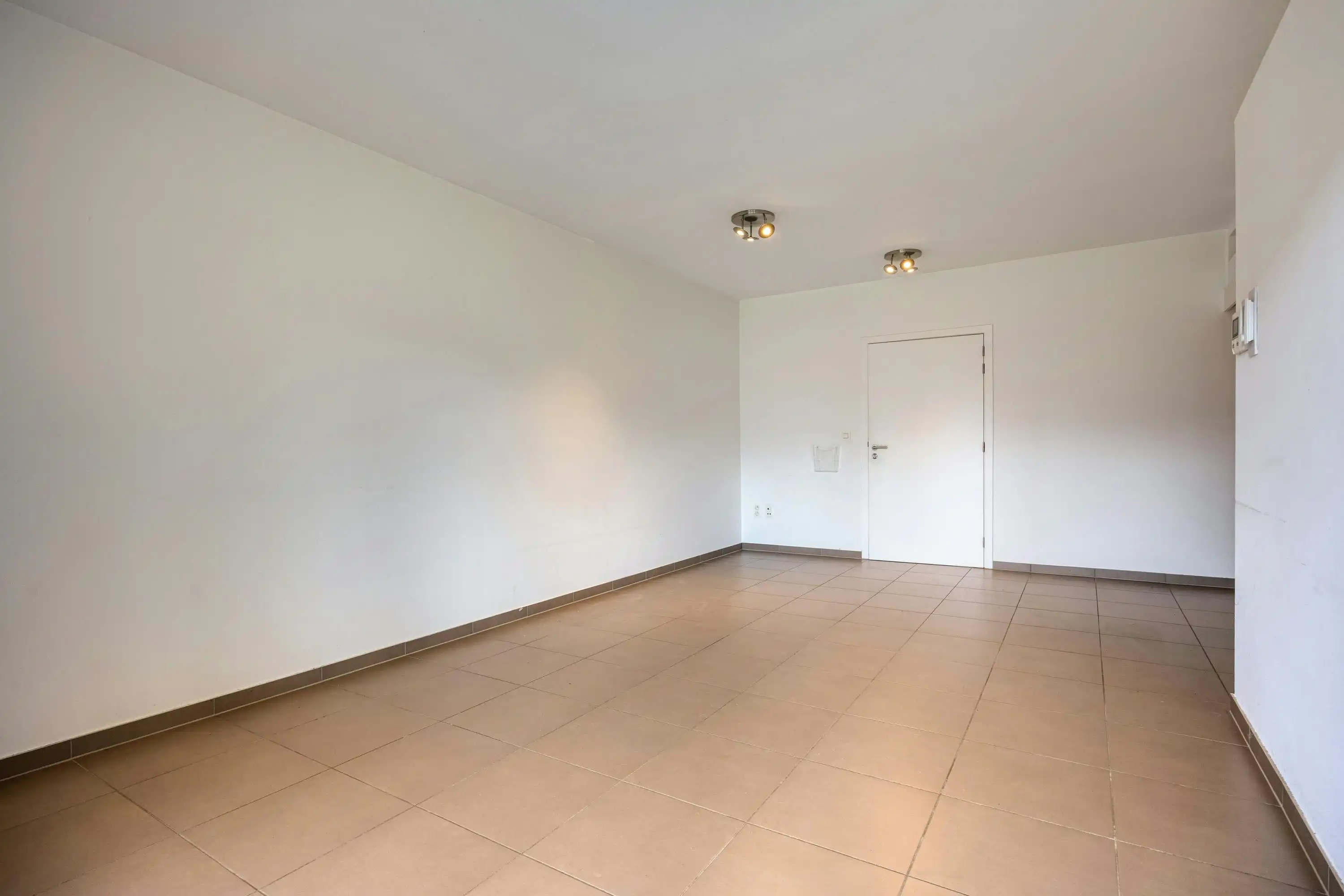 Assistentiewoning met terras en ondergrondse autostaanplaats foto 3