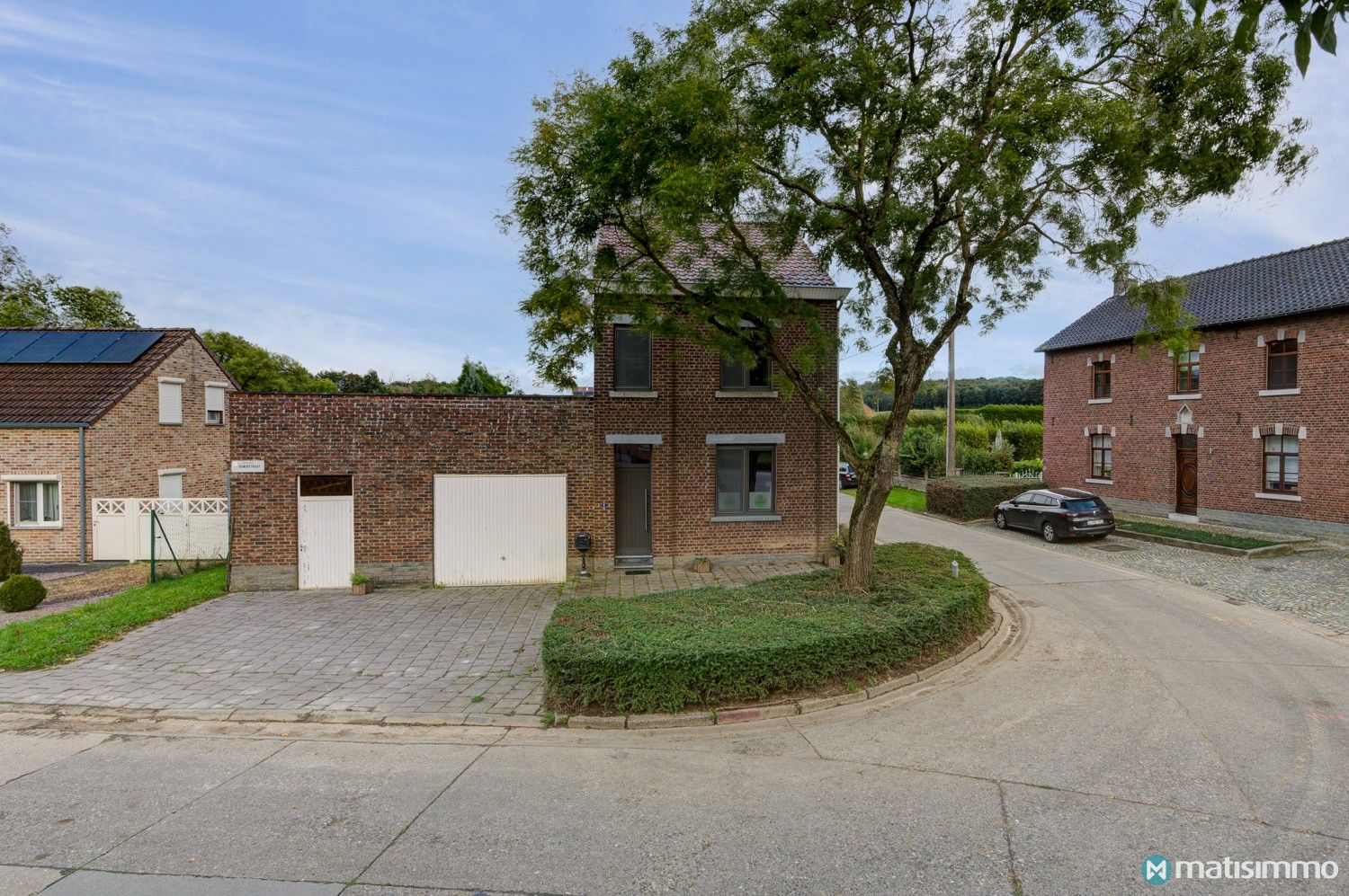 GEZINSWONING MET 5 SLAAPKAMERS (UITBREIDING MOGELIJK) TE RIEMST foto {{pictureIndex}}