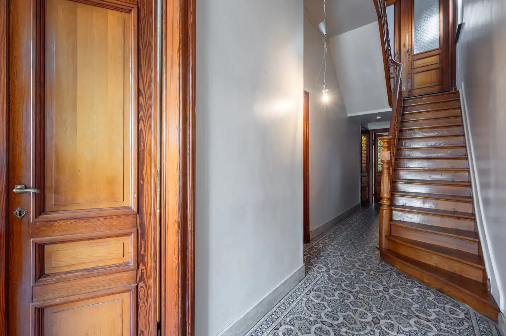 Prachtig pand aan het water met 5 slaapkamers en mooie tuin! foto 11