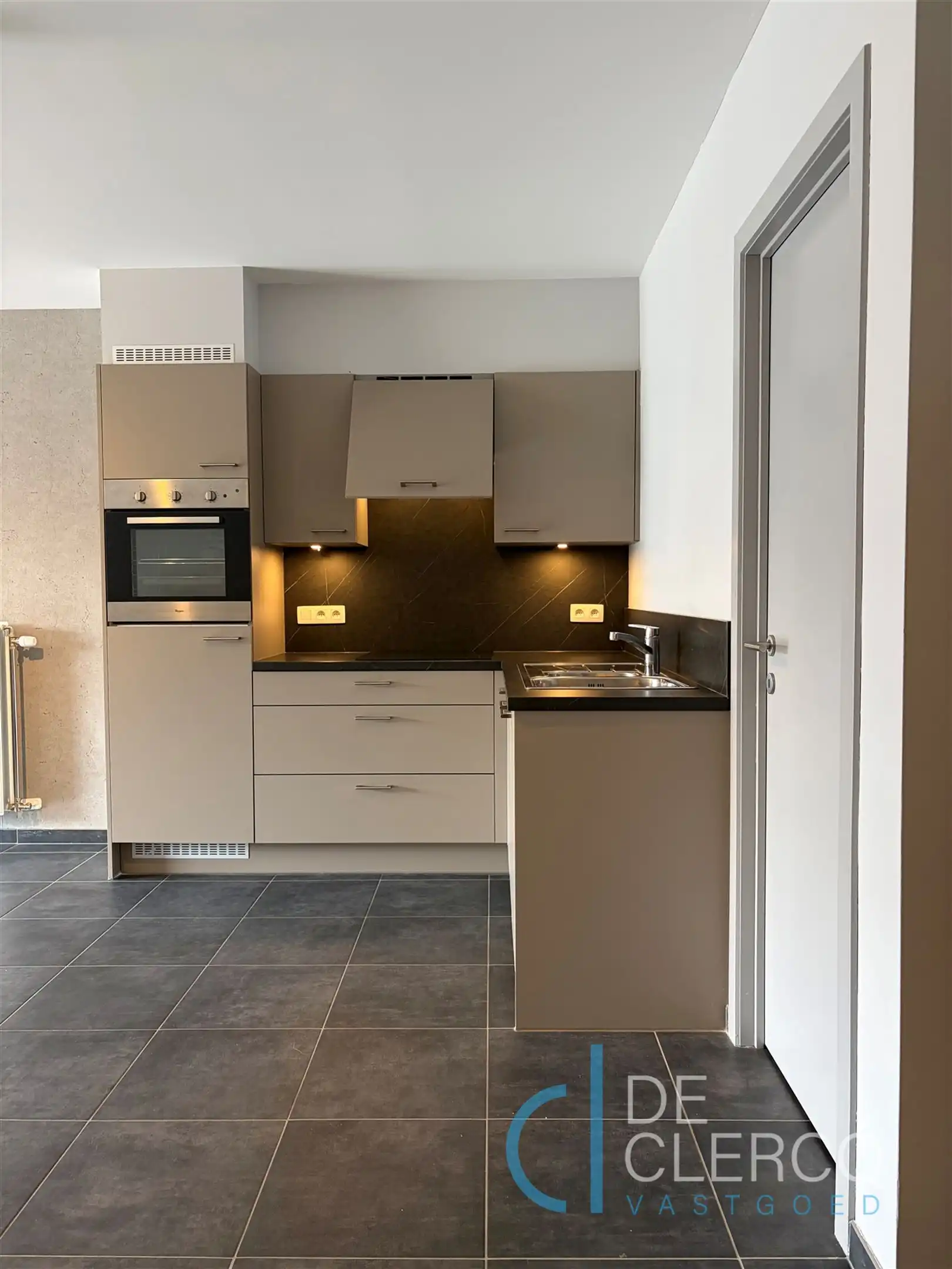 Ruim appartement met staanplaats te huur in Lochristi!  foto 4