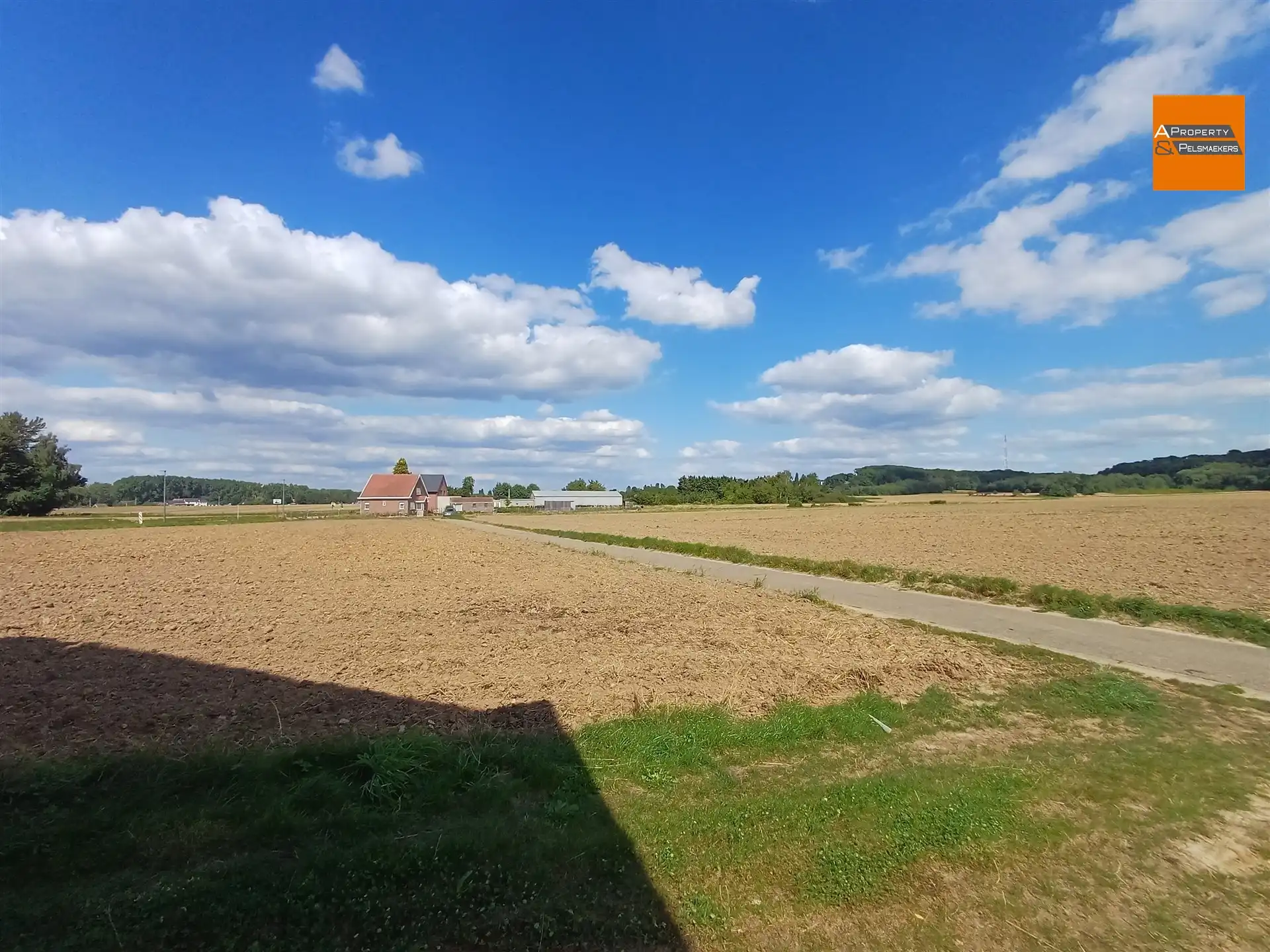 Nieuwbouwwoning met 4 slaapkamers foto 8