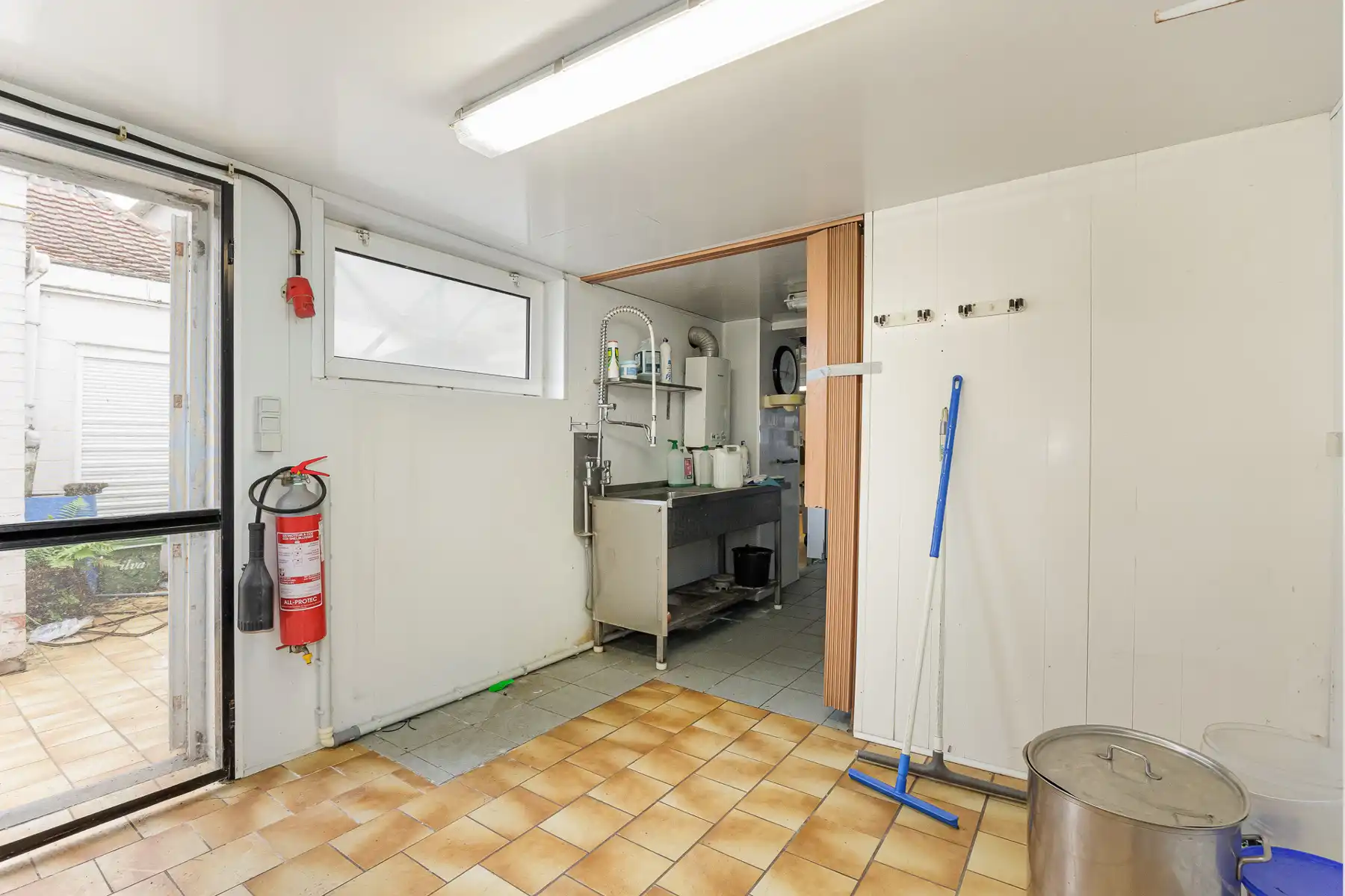 Hoekpand handel en wonen, projectgrond  foto 8