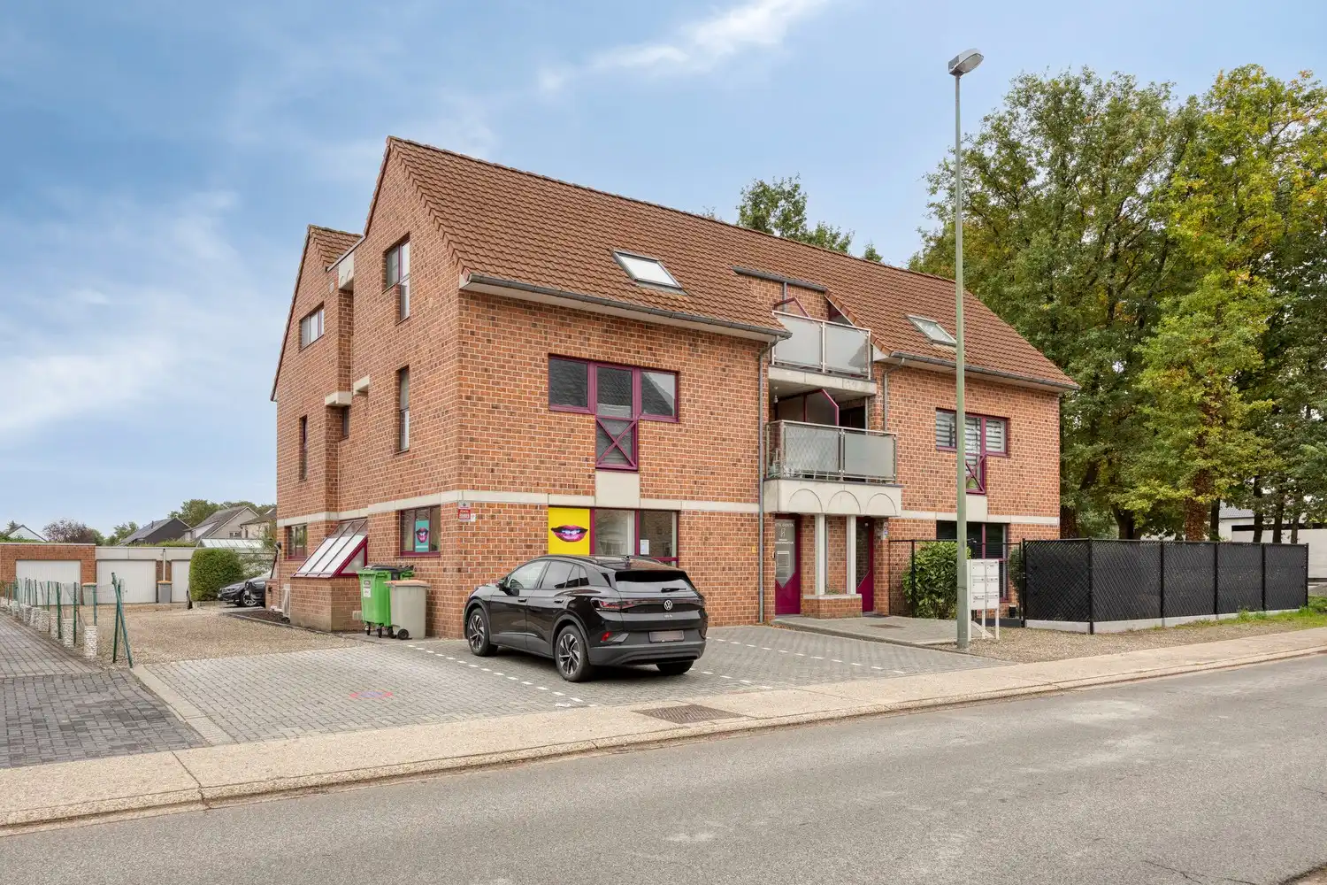 Instapklaar appartement gelegen in Maasmechelen foto 2