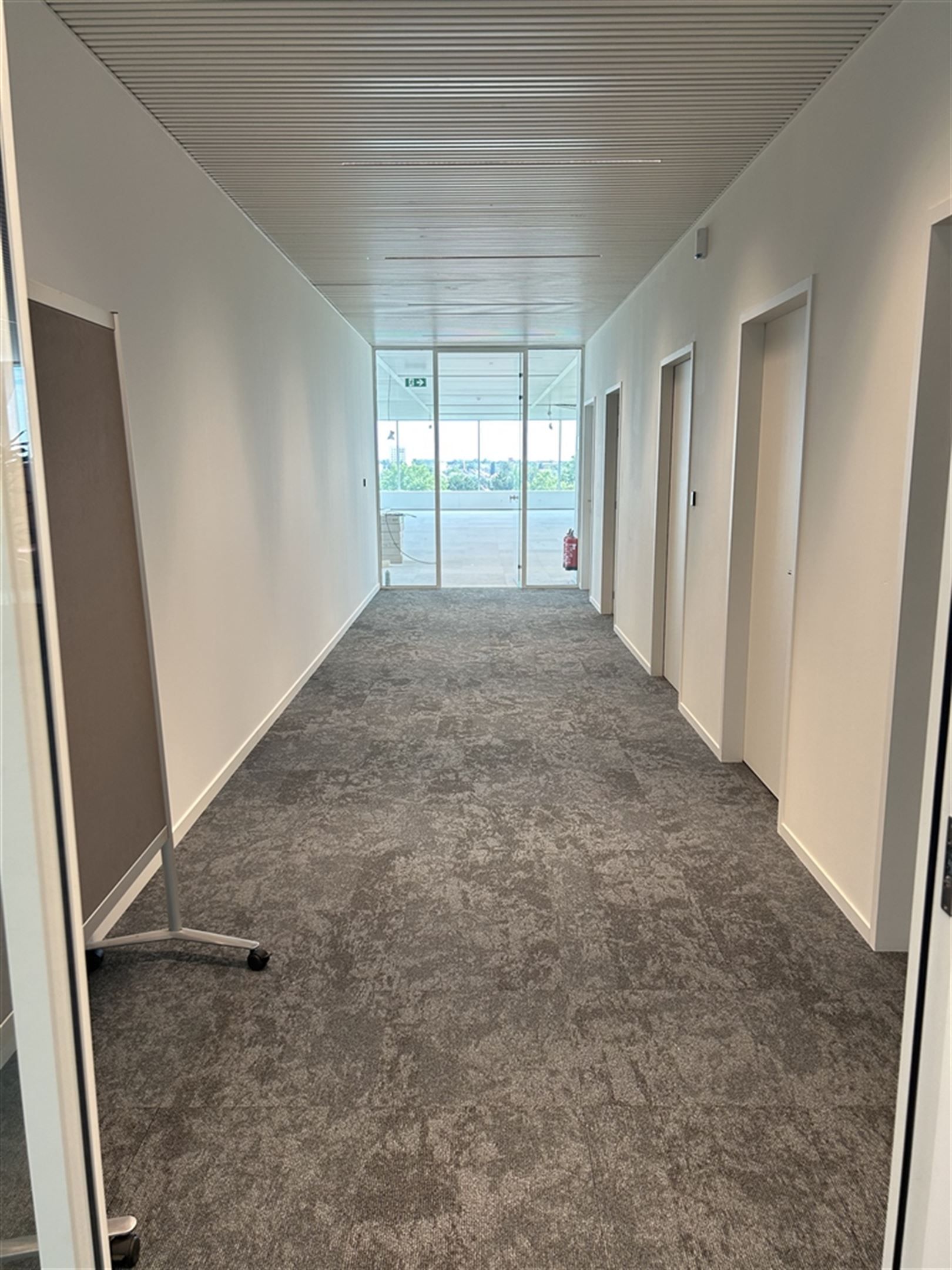 Nieuwbouwkantoren in Square One met lichtinval foto 9