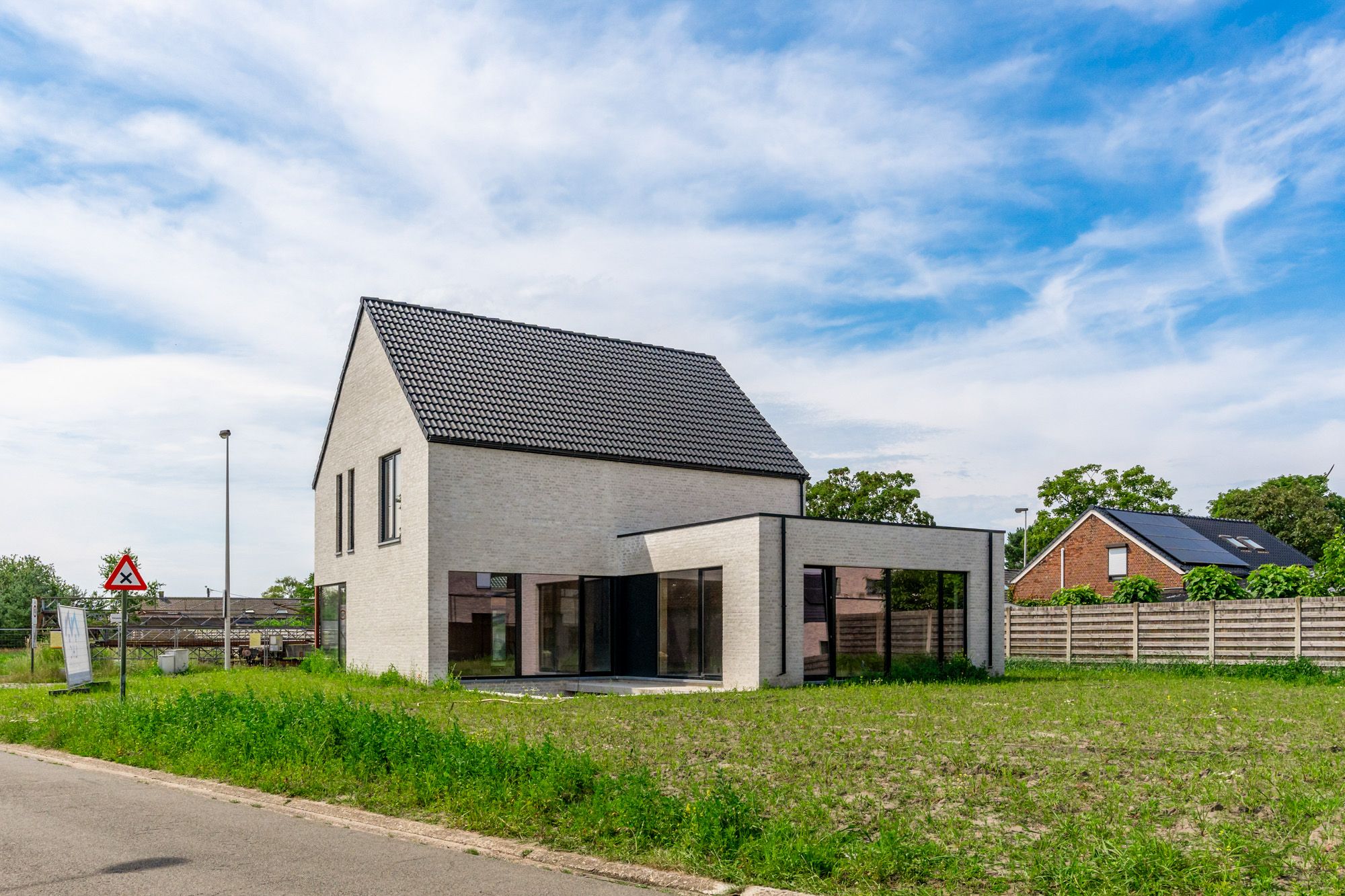 ROYALE CASCO-WONING MET EEN HEERLIJK LICHTRIJKE WOONKAMER MET OPEN KEUKEN EN AANSLUITEND DE BERGPLAATS, 3 SLAAPKAMERS (MEER MOGELIJK), EEN RUIME BADKAMER EN VOLLEDIG ONDERKELDERD MET DAGLICHT!! EEN HEERLIJK RUIM HUIS MET UNIEKE KELDERVERDIEPING, EEN LEUKE TUIN OP 6A 30CA, OP EEN GEGEERDE LOCATIE IN PELT!  foto 10