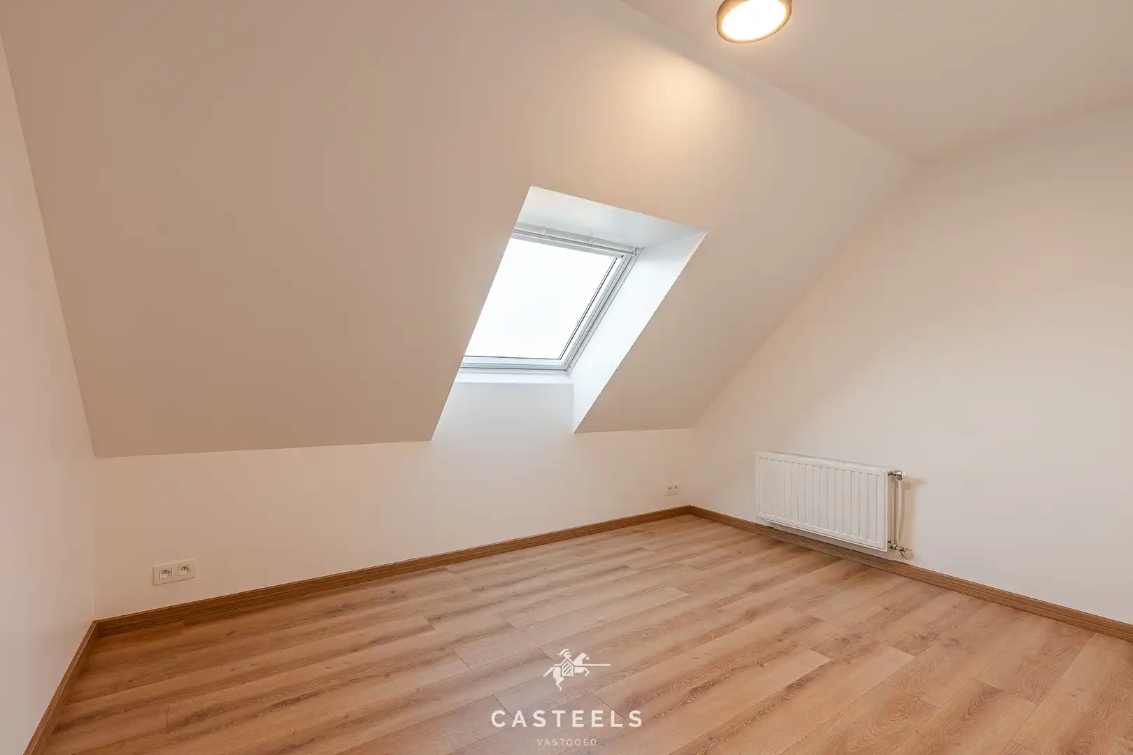 Recent gerenoveerde woning met 5 slpk, koer en terras te Gent foto 24