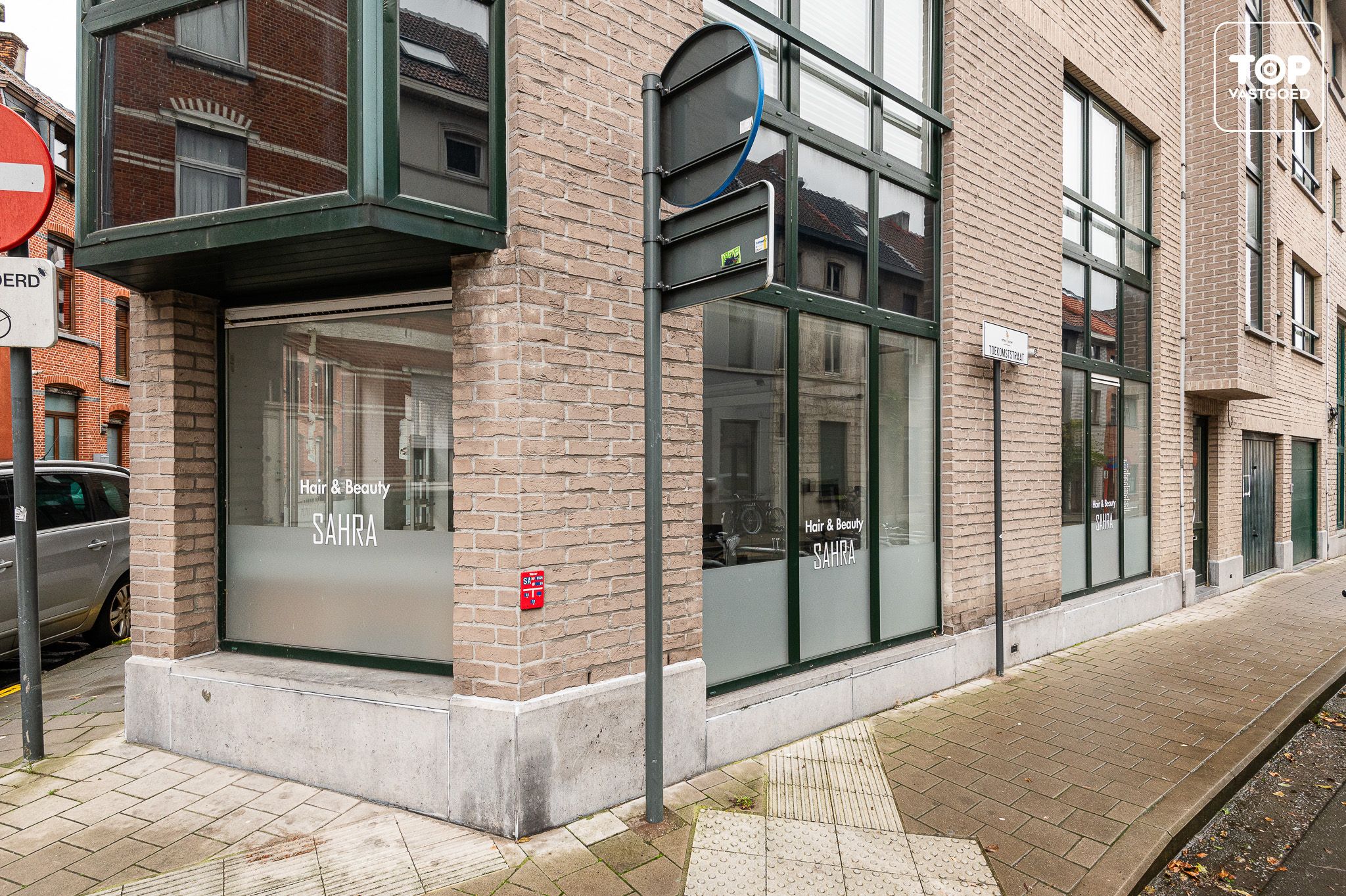 Commercieel interessant gelegen handelspand. Zeer interessant als opbrengsteigendom.  foto 3