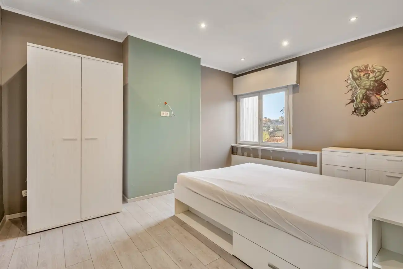 Charmante gesloten (kangoeroe)woning met heel wat potentieel op een gegeerde locatie in Oostakker! foto 11