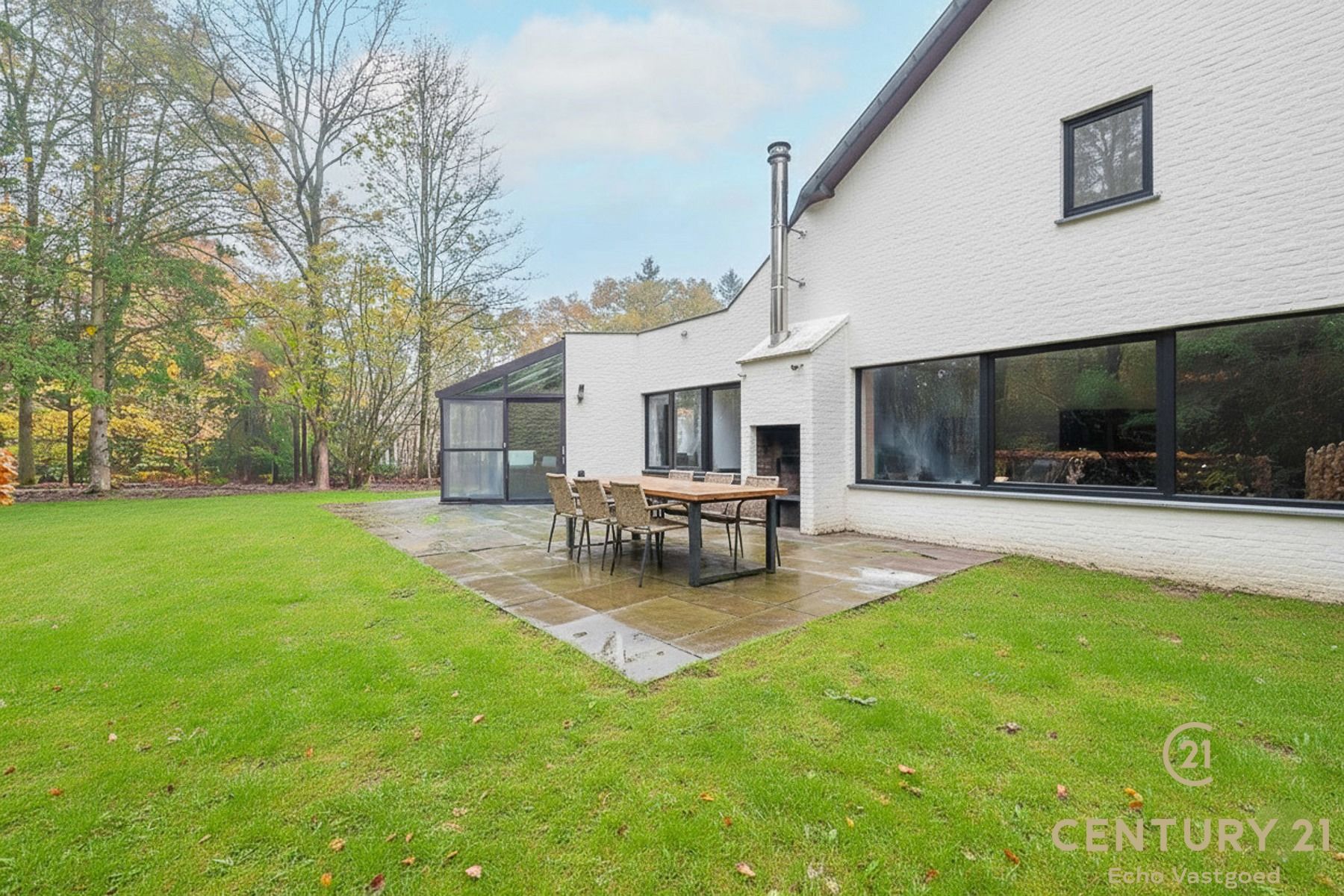 Ruime, unieke villa op royaal perceel in villawijk De Lint. foto 14