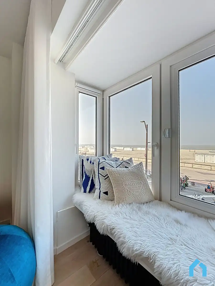 Luxe appartement met sublieme afwerking en frontaal zeezicht te huur! foto 4