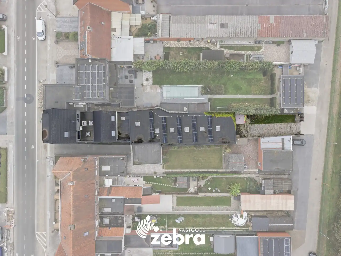 Instapklare woning met loods van ± 250 m² te Ingelmunster! foto 2