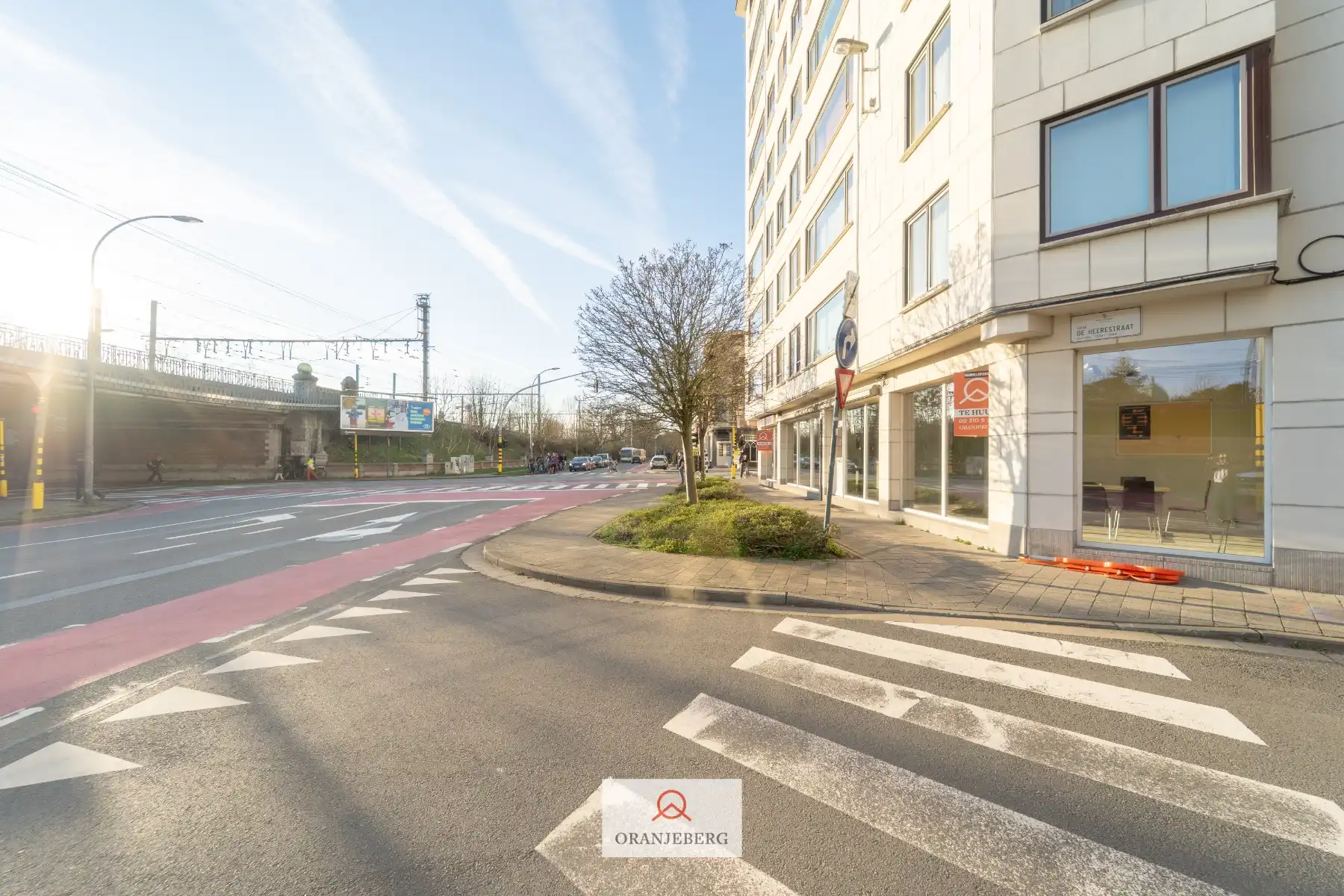 Hoek handelspand op commerciële ligging met veel visibiliteit foto 2