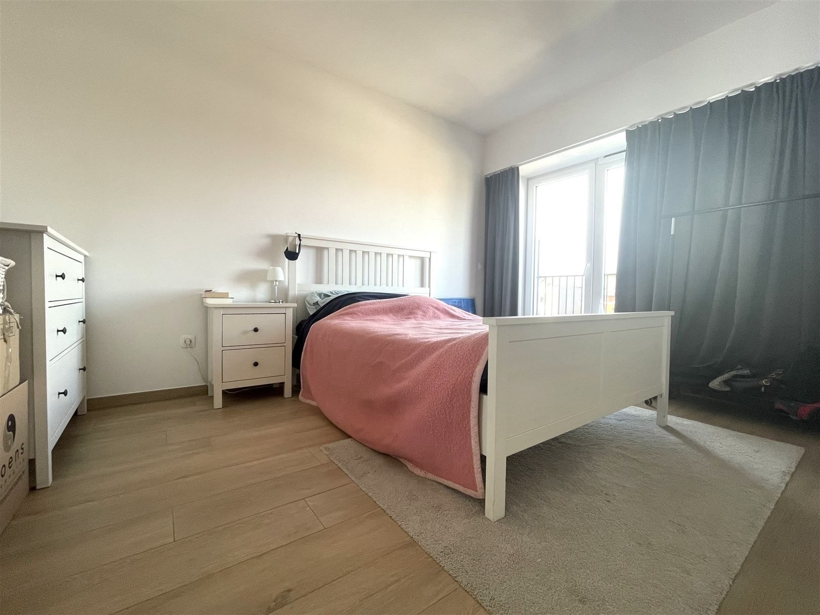 Prachtig dakappartement met terras, gelegen in het hartje van Sint-Gillis-Dendermonde. foto 11