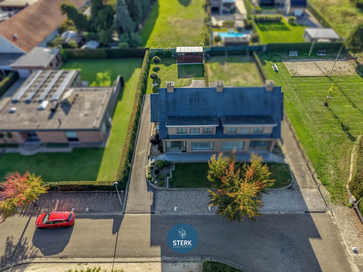 RUIME GEZINSWONING MET VEEL POTENTIEEL OP RESIDENTIËLE LIGGING TE LANAKEN !  foto 24