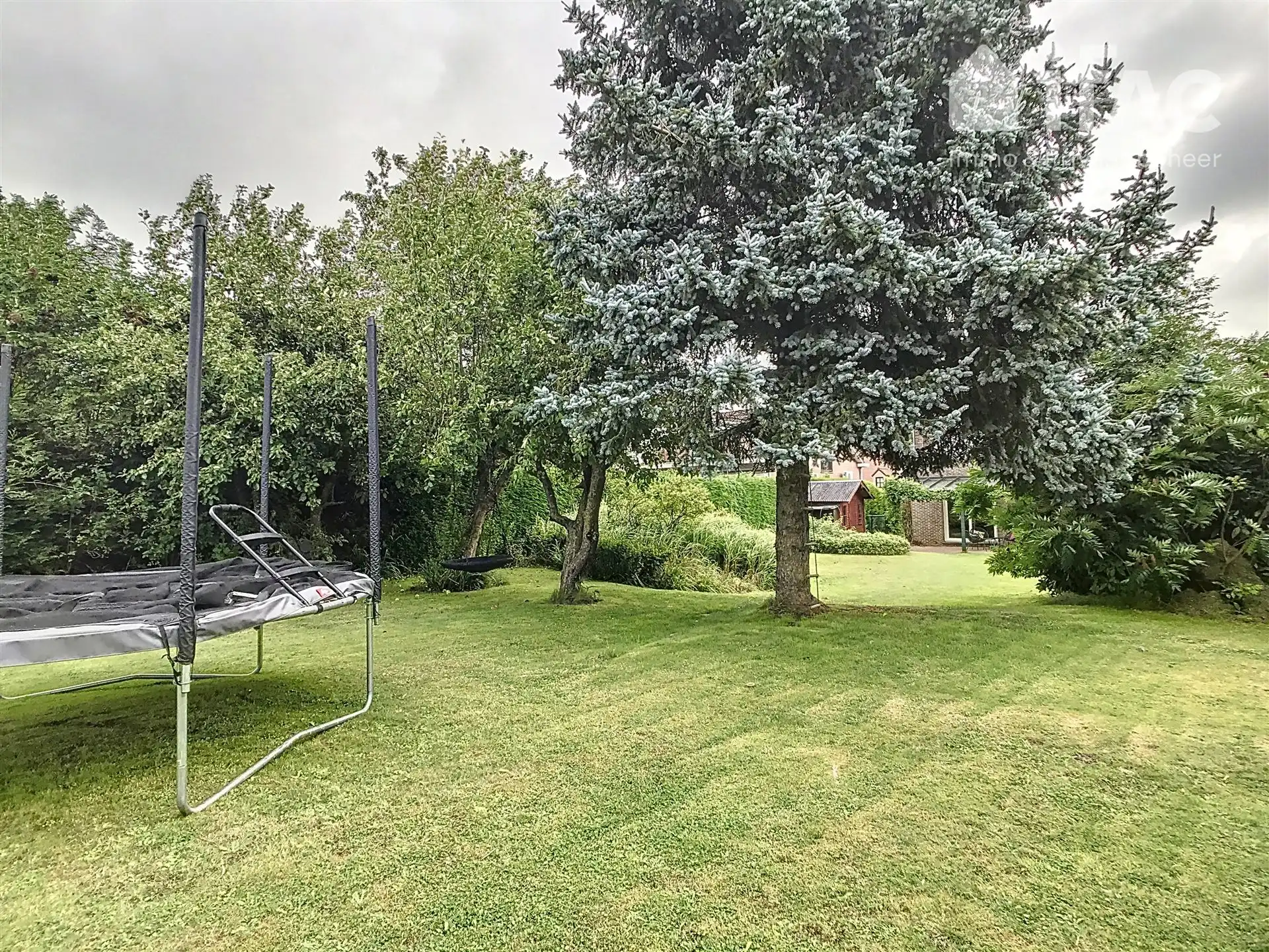 Zeer rustig gelegen villa  foto 26