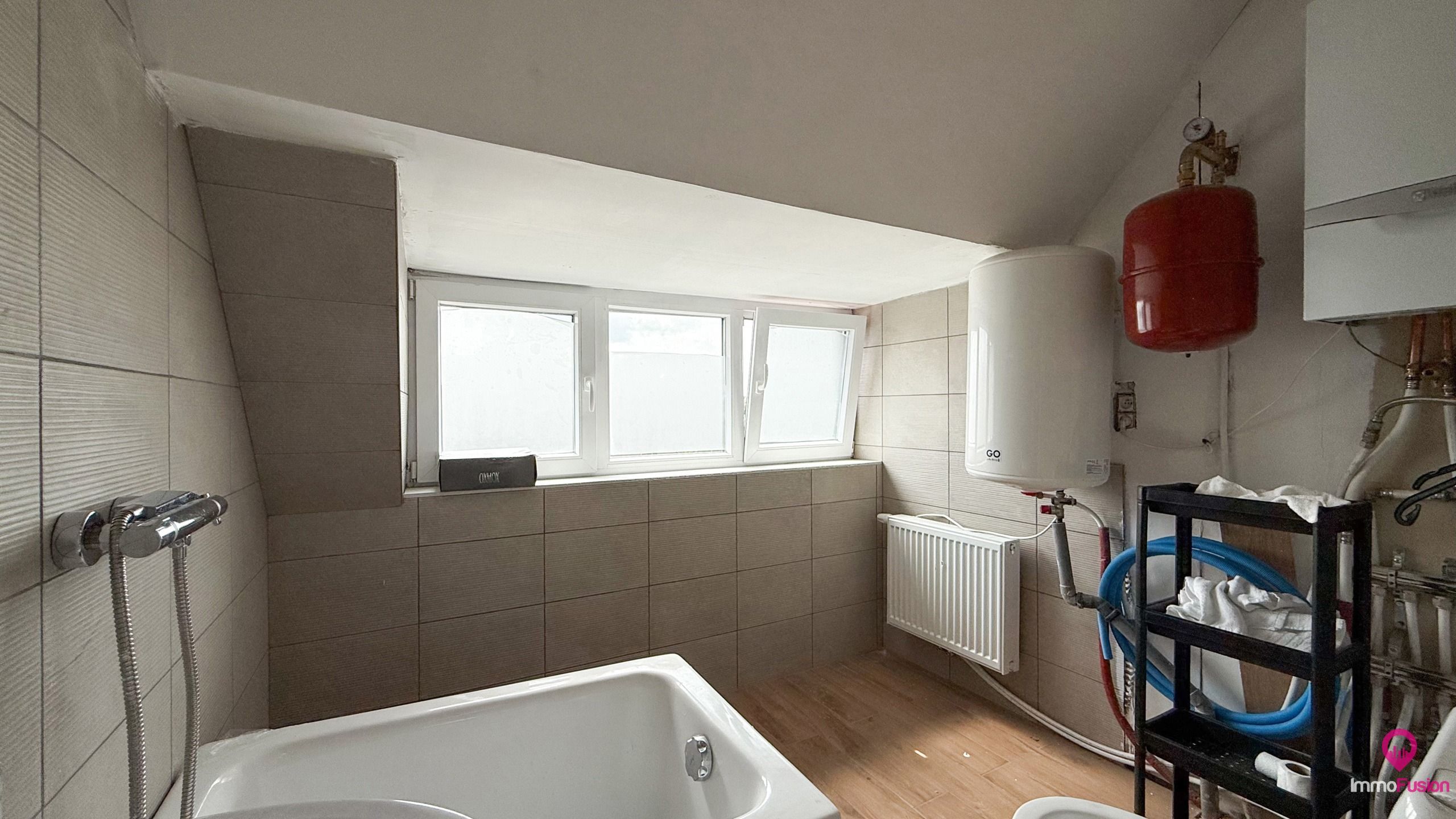 Woning met handelsruimte en 203 m² woonopp. te Houthalen! foto 25