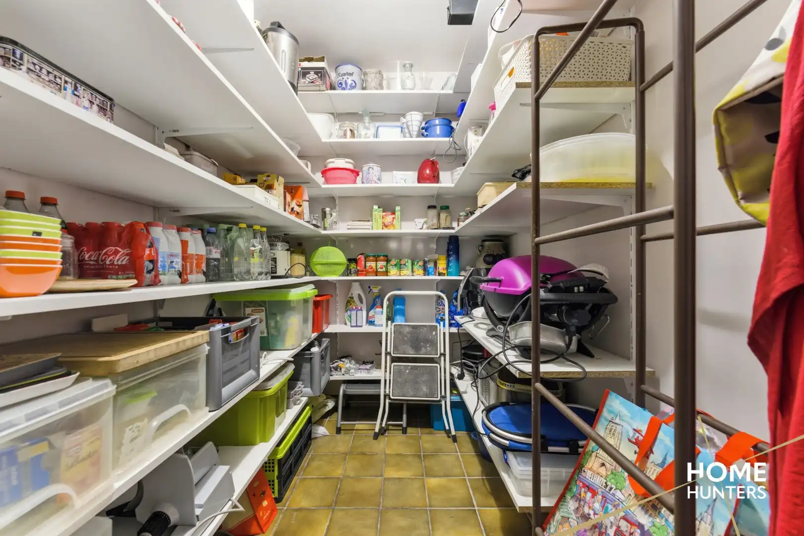 Instapklare villa met 5 slaapkamers, een ruime garage en een prachtige tuin te Dikkebus foto 12