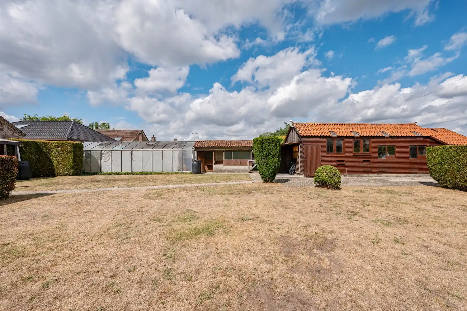 Instapklare open bebouwing op een ruim perceel van 1.185 m², landelijk gelegen met een prachtig vrij uitzicht aan de achterzijde. foto 37