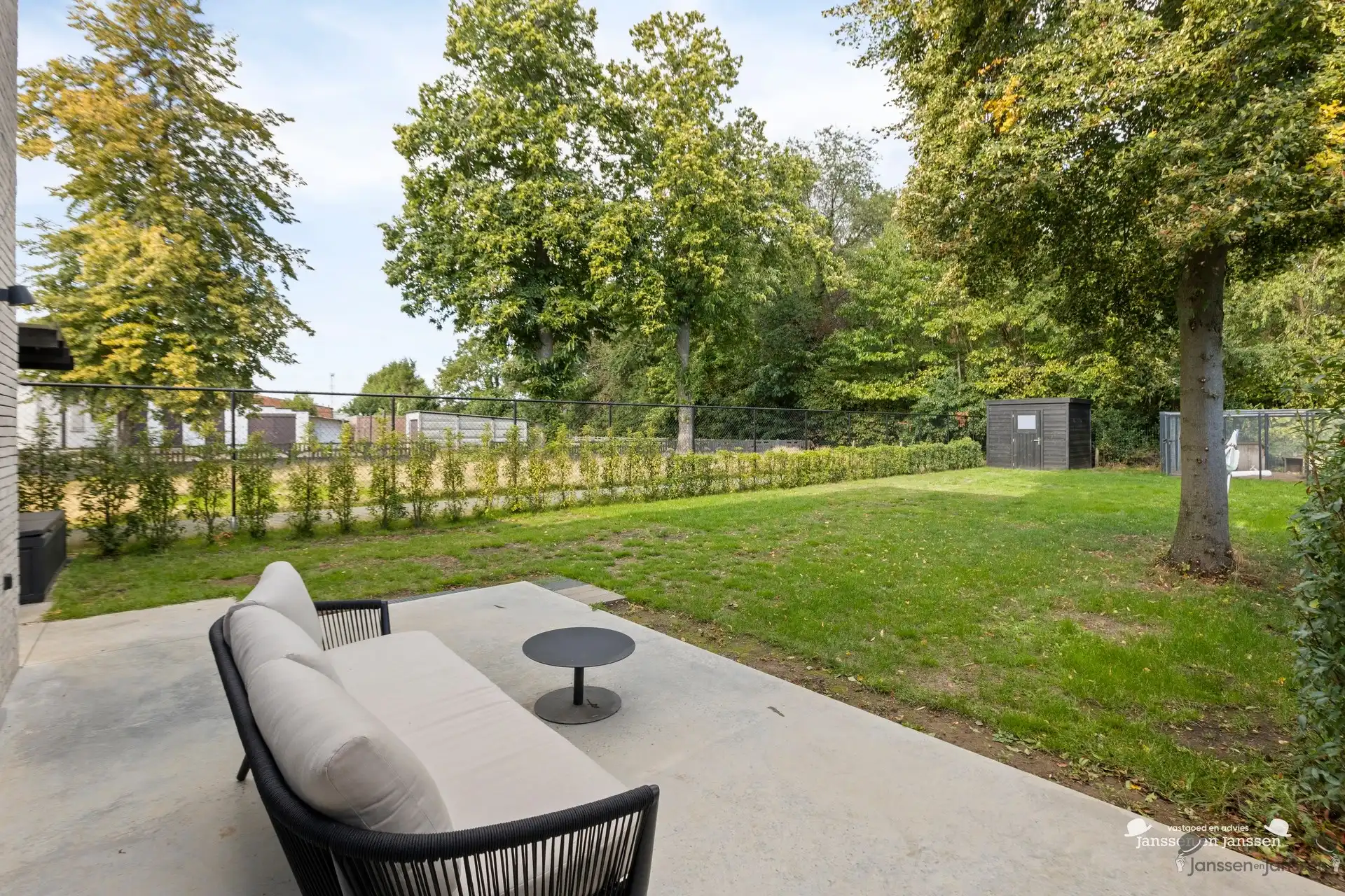 Moderne halfopen bebouwing uit 2024 met hoogwaardige afwerking foto 22